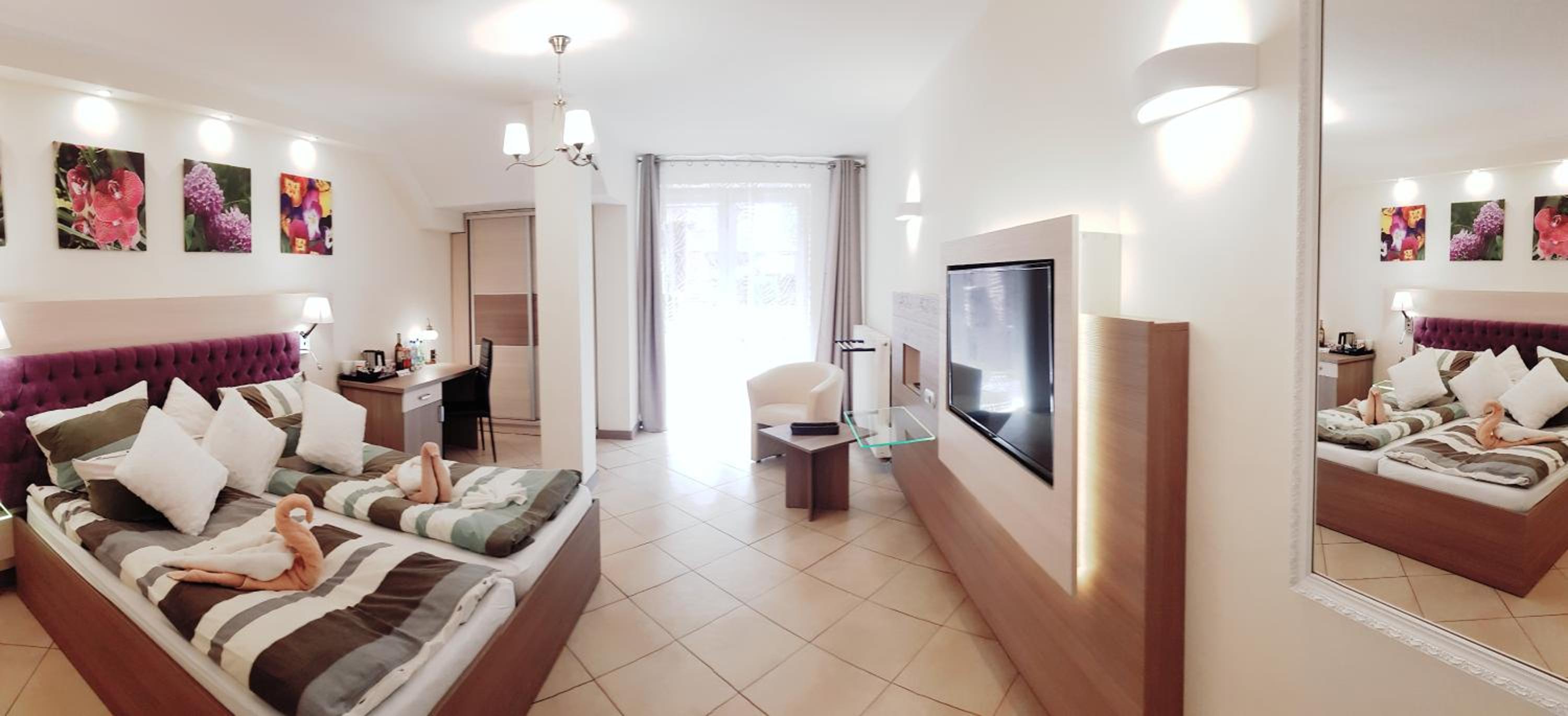 Economy Twin Room with Patio - Photo 3
