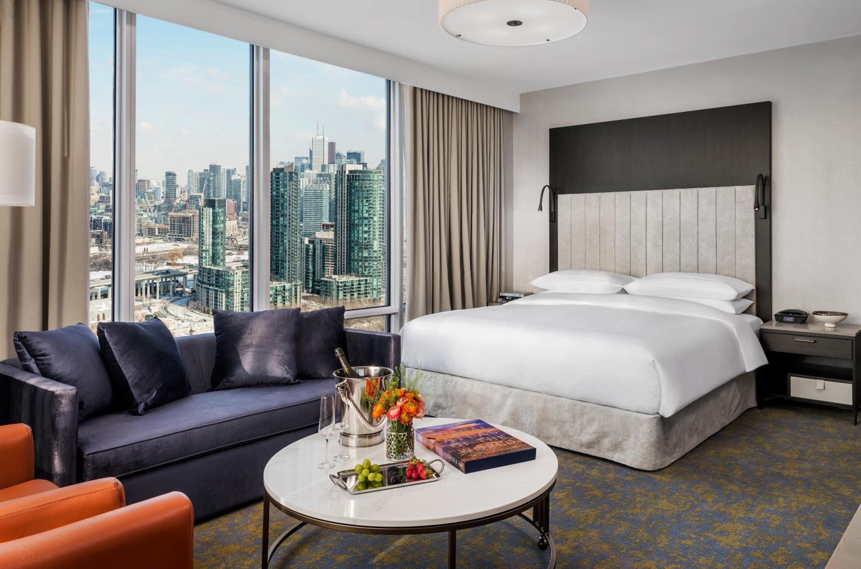 Corner King Room