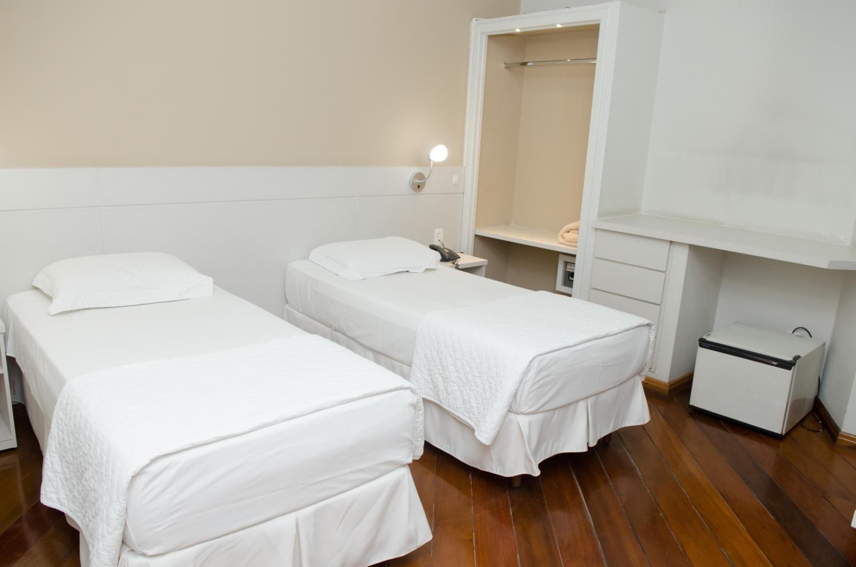 Standard Twin Room photo 3