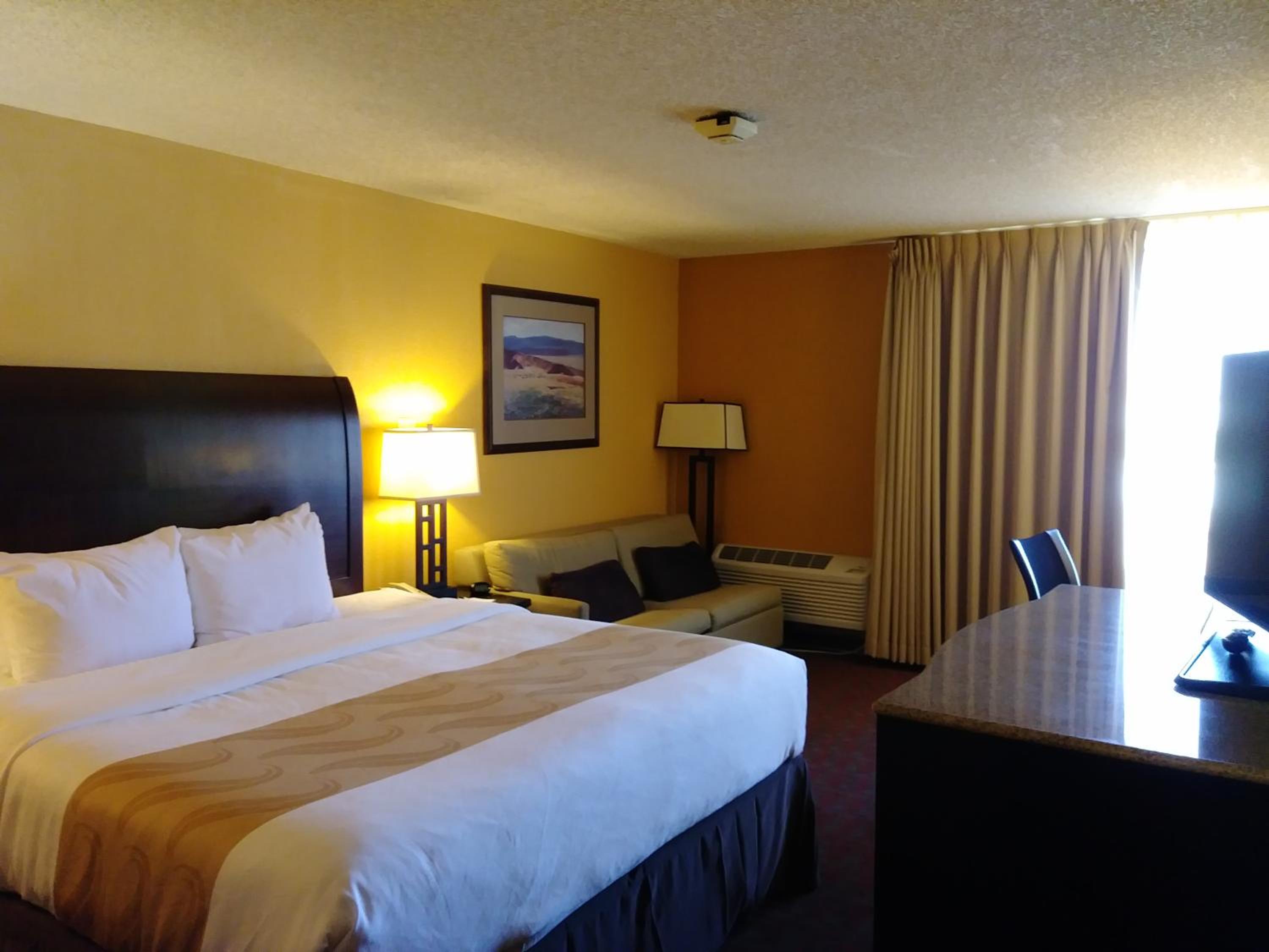 King Room - Non-Smoking - Photo 1