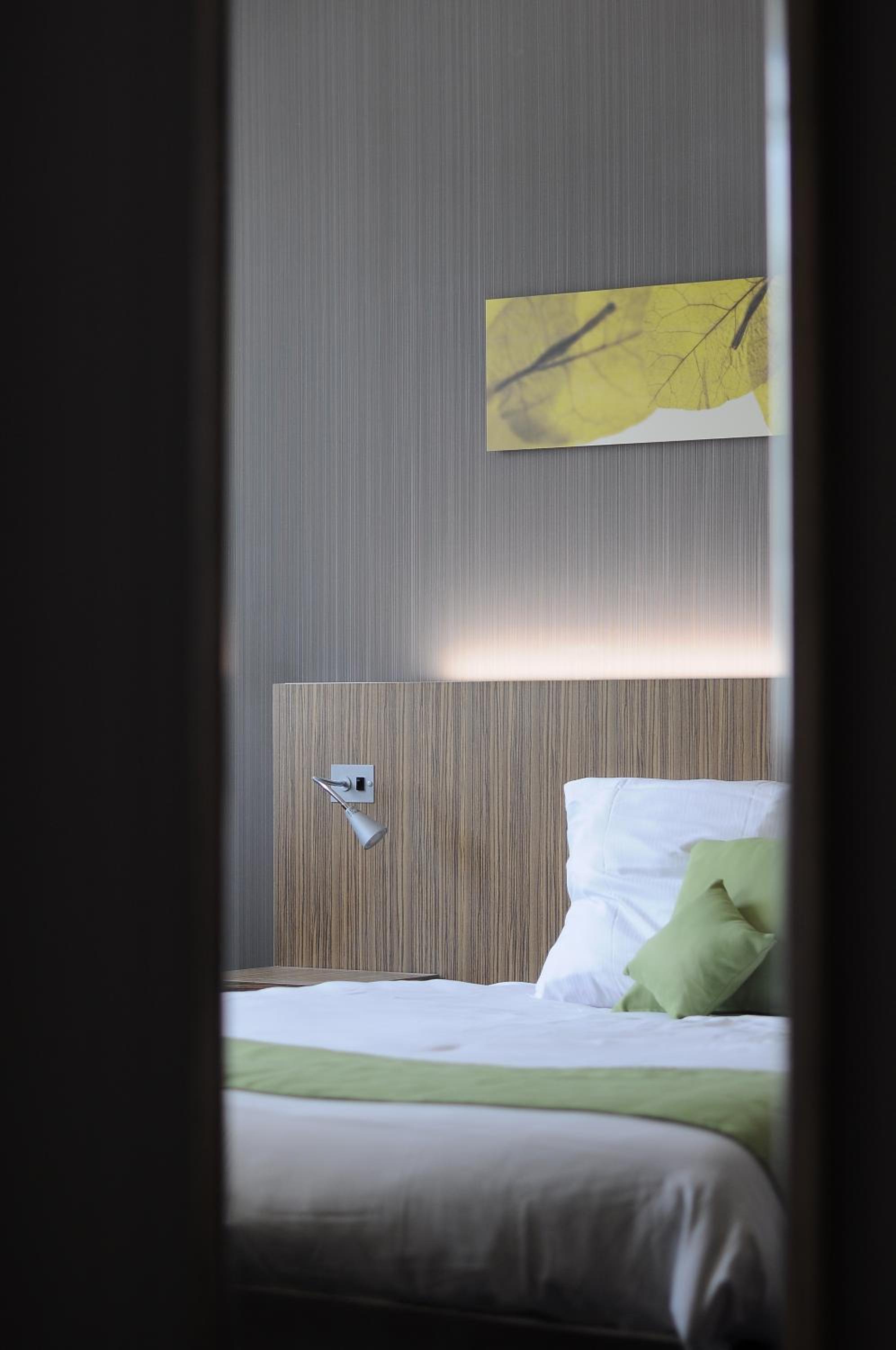 Standard Twin Room - Photo 10