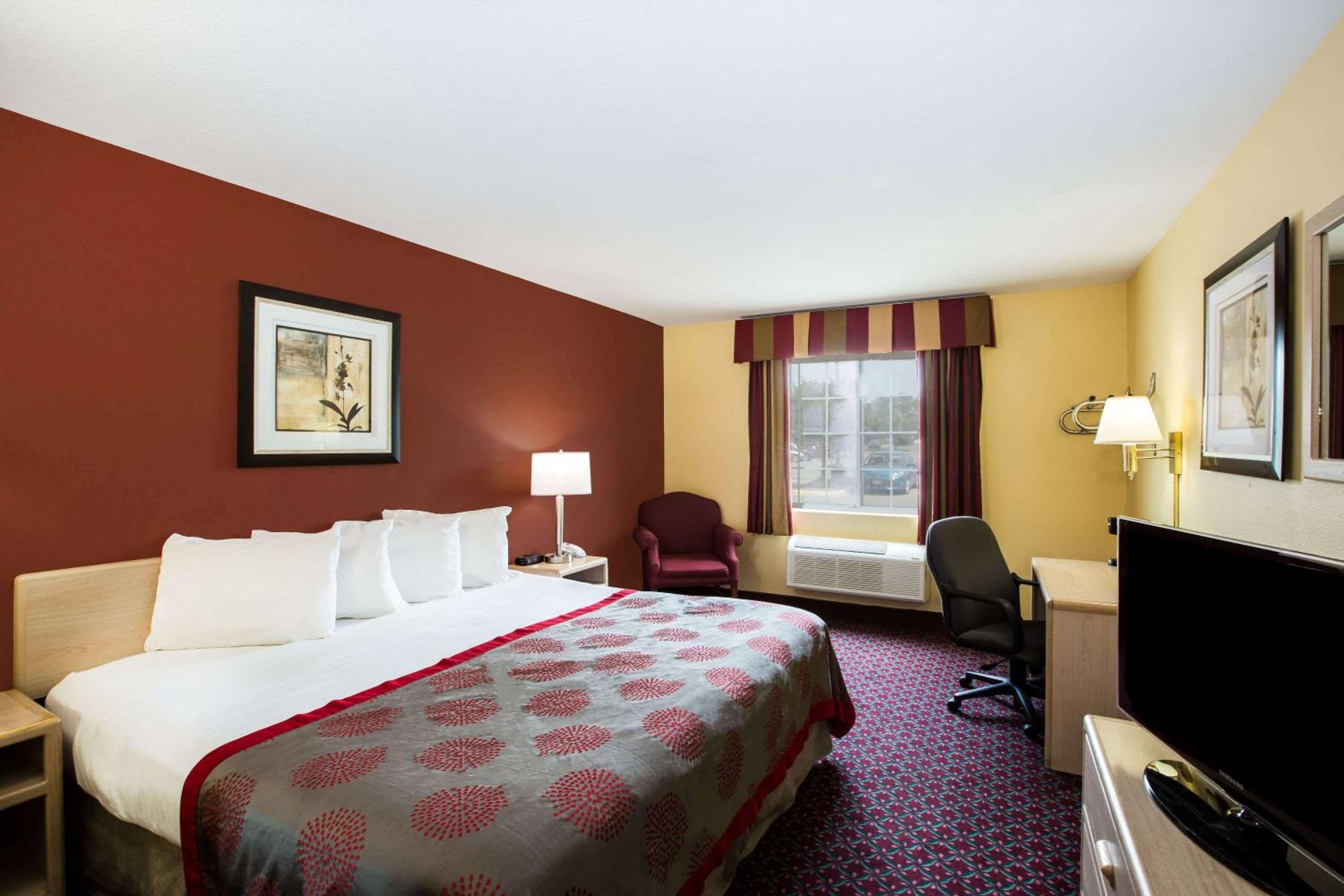 King Room - Mobility Access/Non-Smoking photo 1
