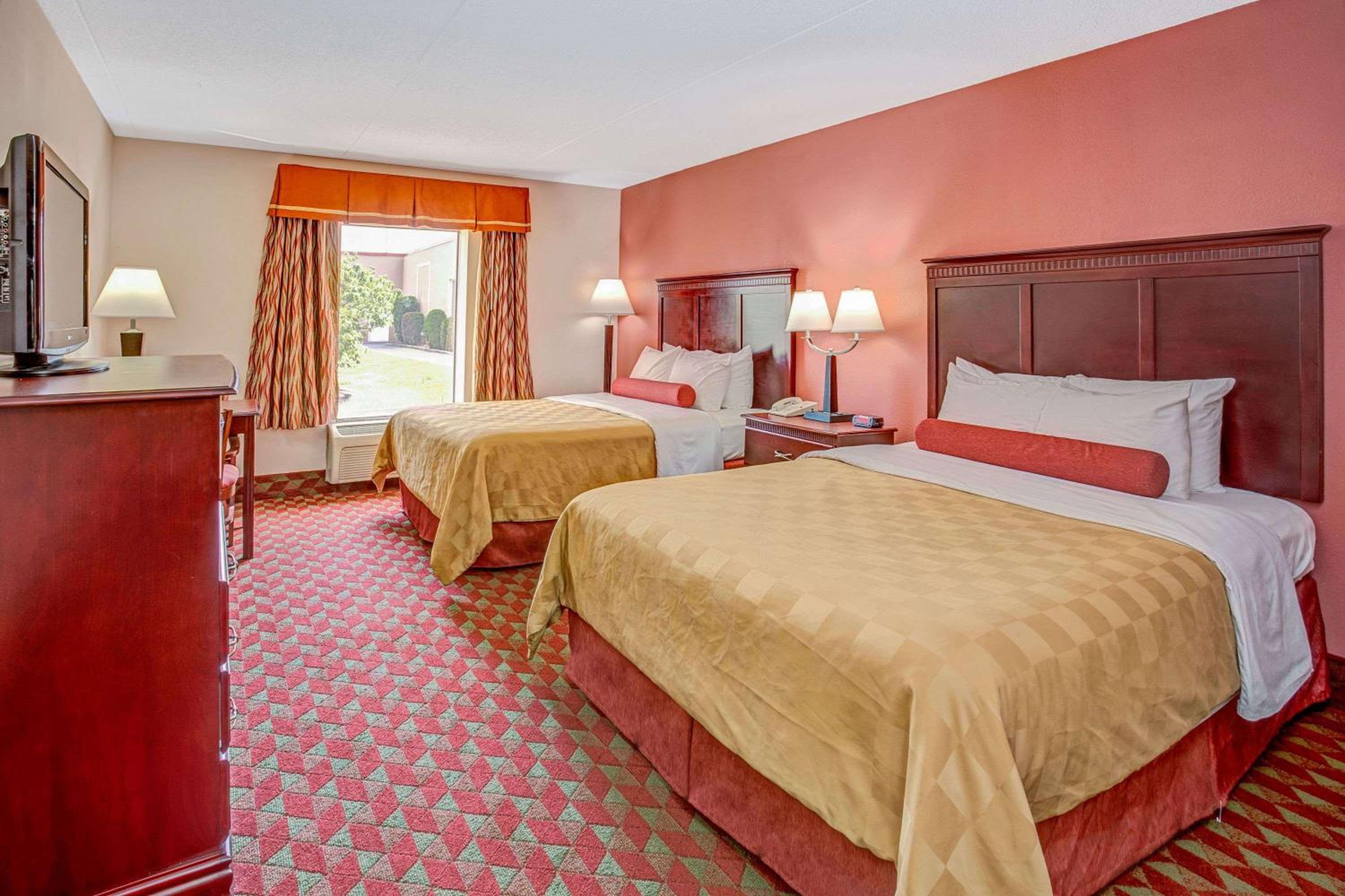 Double Room with Two Double Beds - Second Floor/Non-Smoking - Photo 2