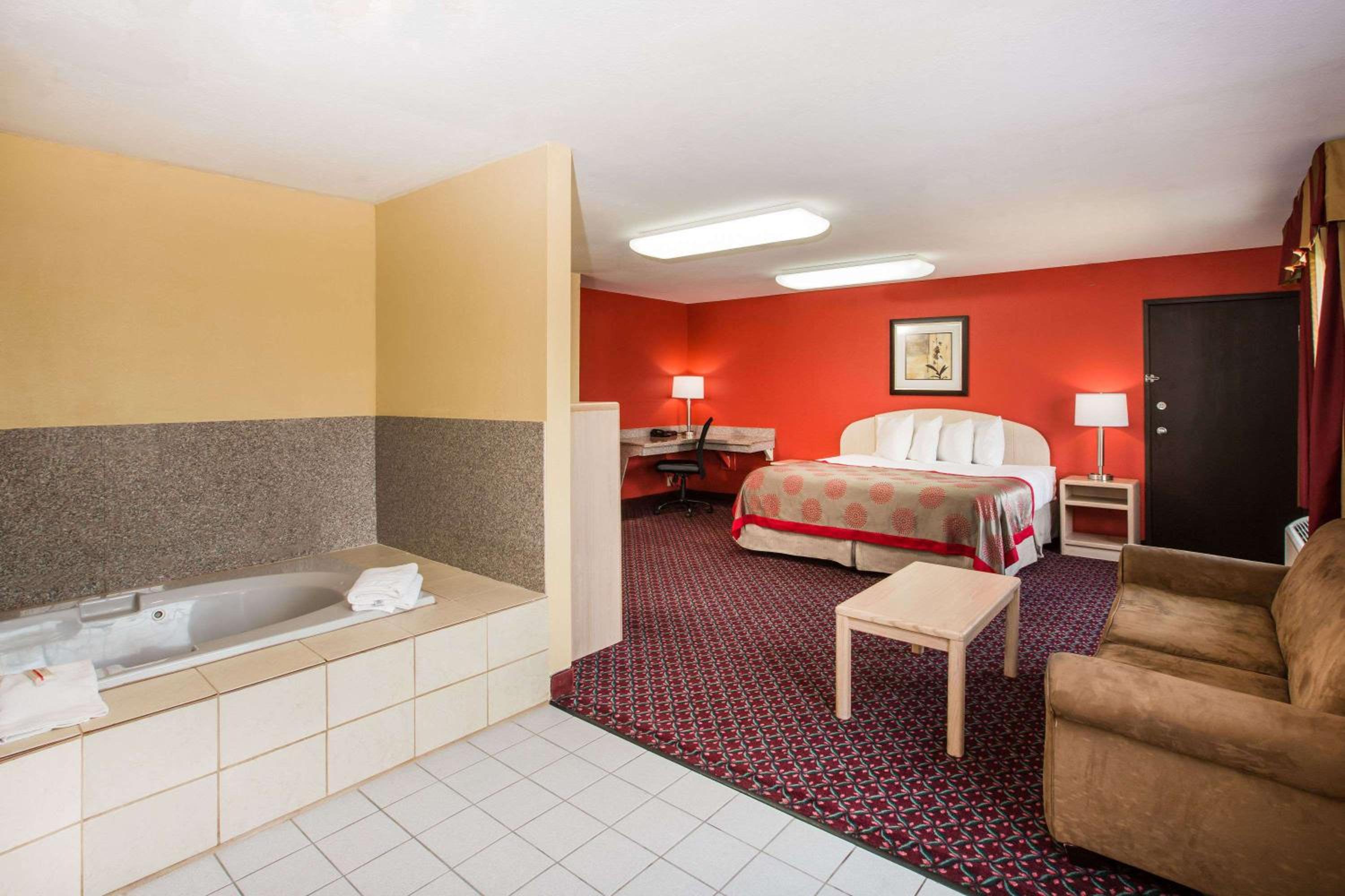 King Studio Suite - Non-Smoking photo 1