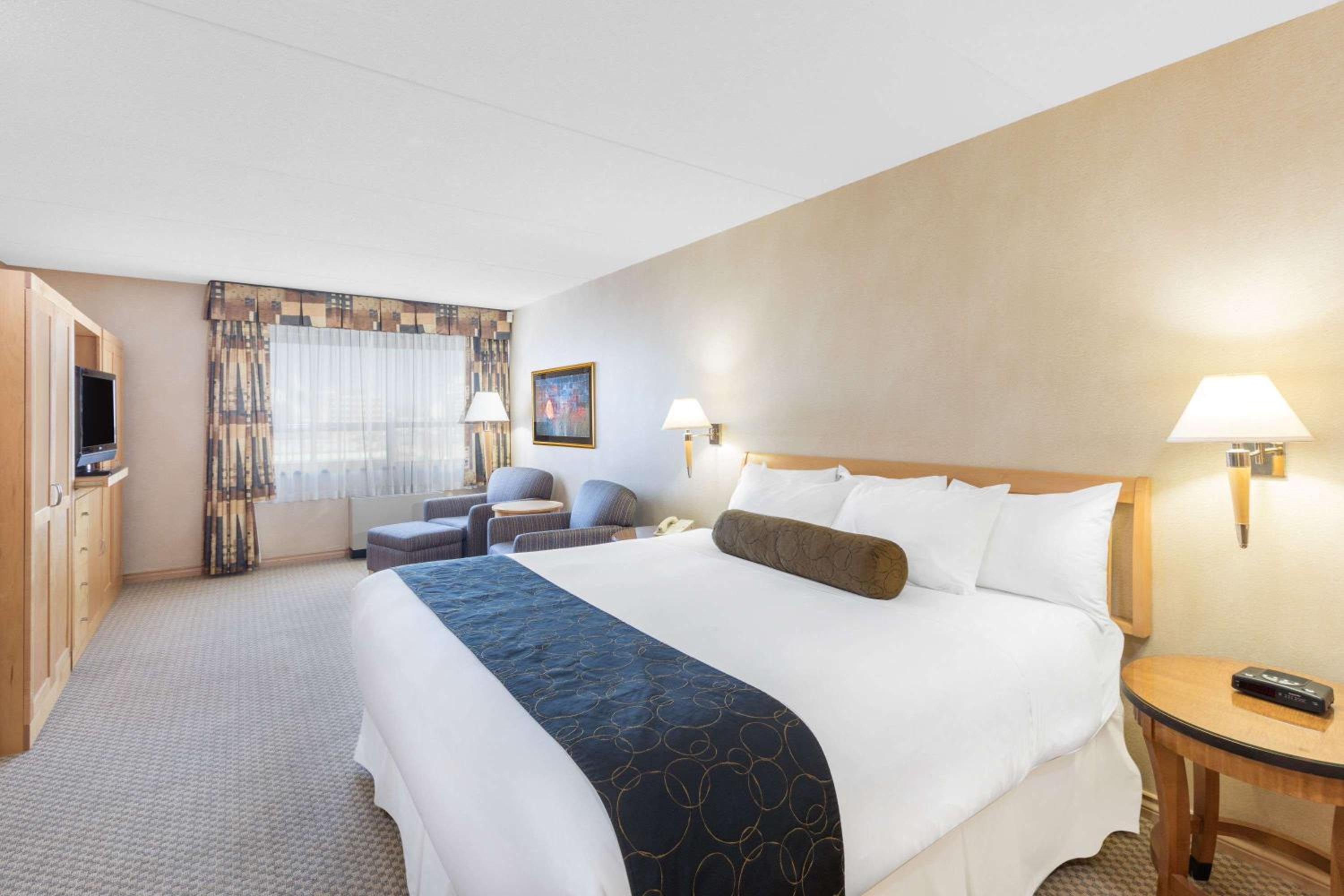 One-Bedroom Presidential Suite - Non-Smoking photo 2