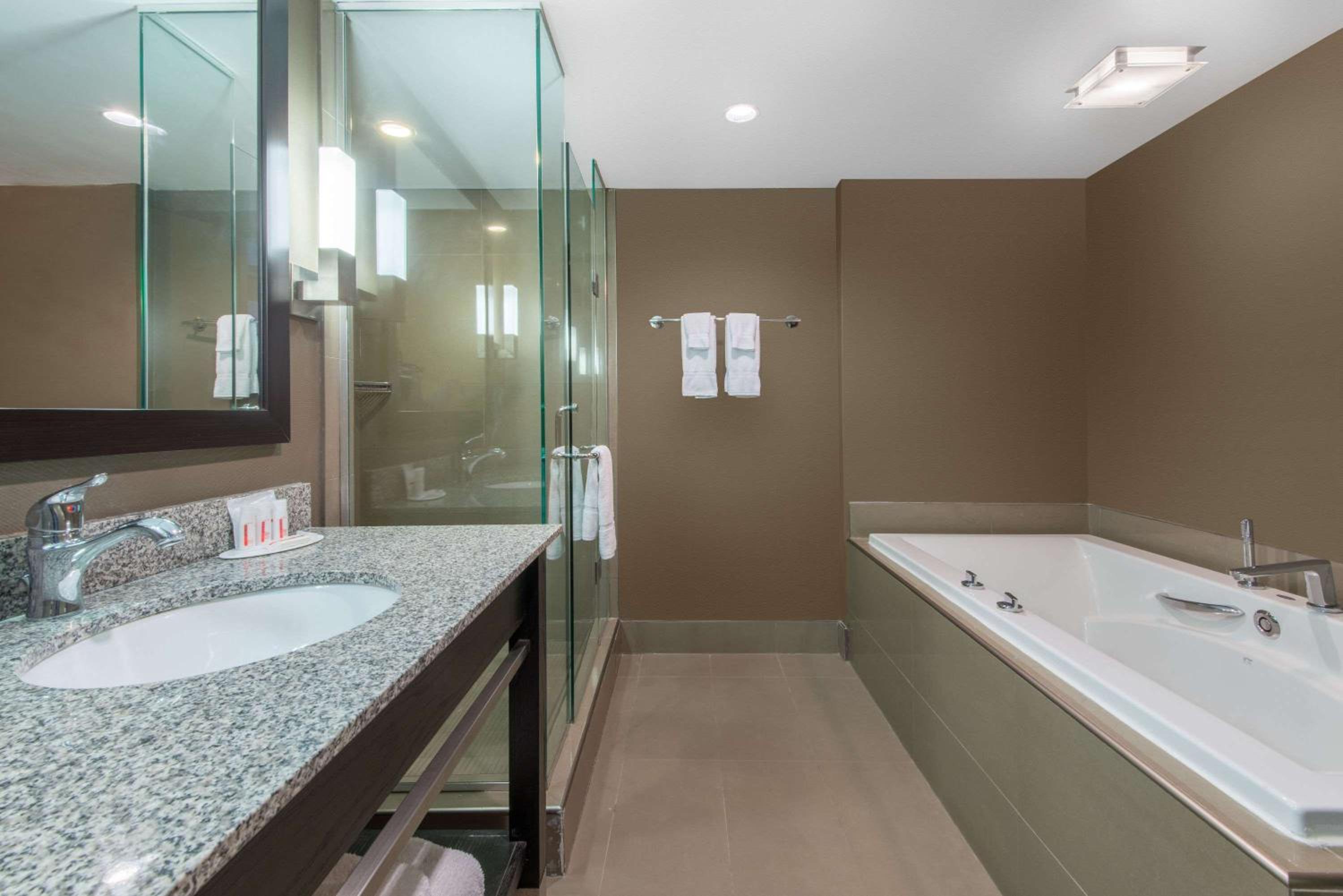 King Suite with Hot Tub