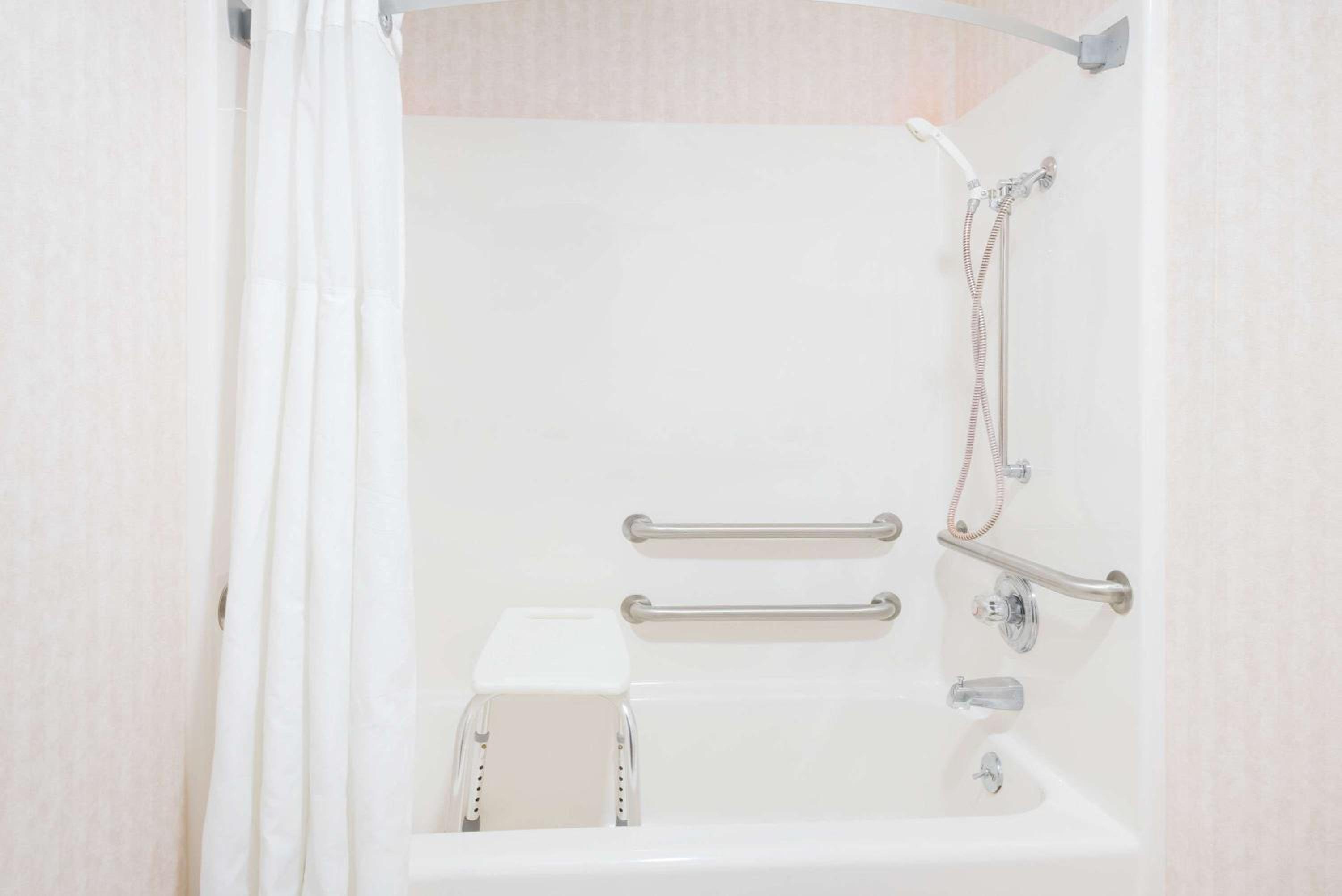 Double Room - Disability Access/Non-Smoking - Photo 4