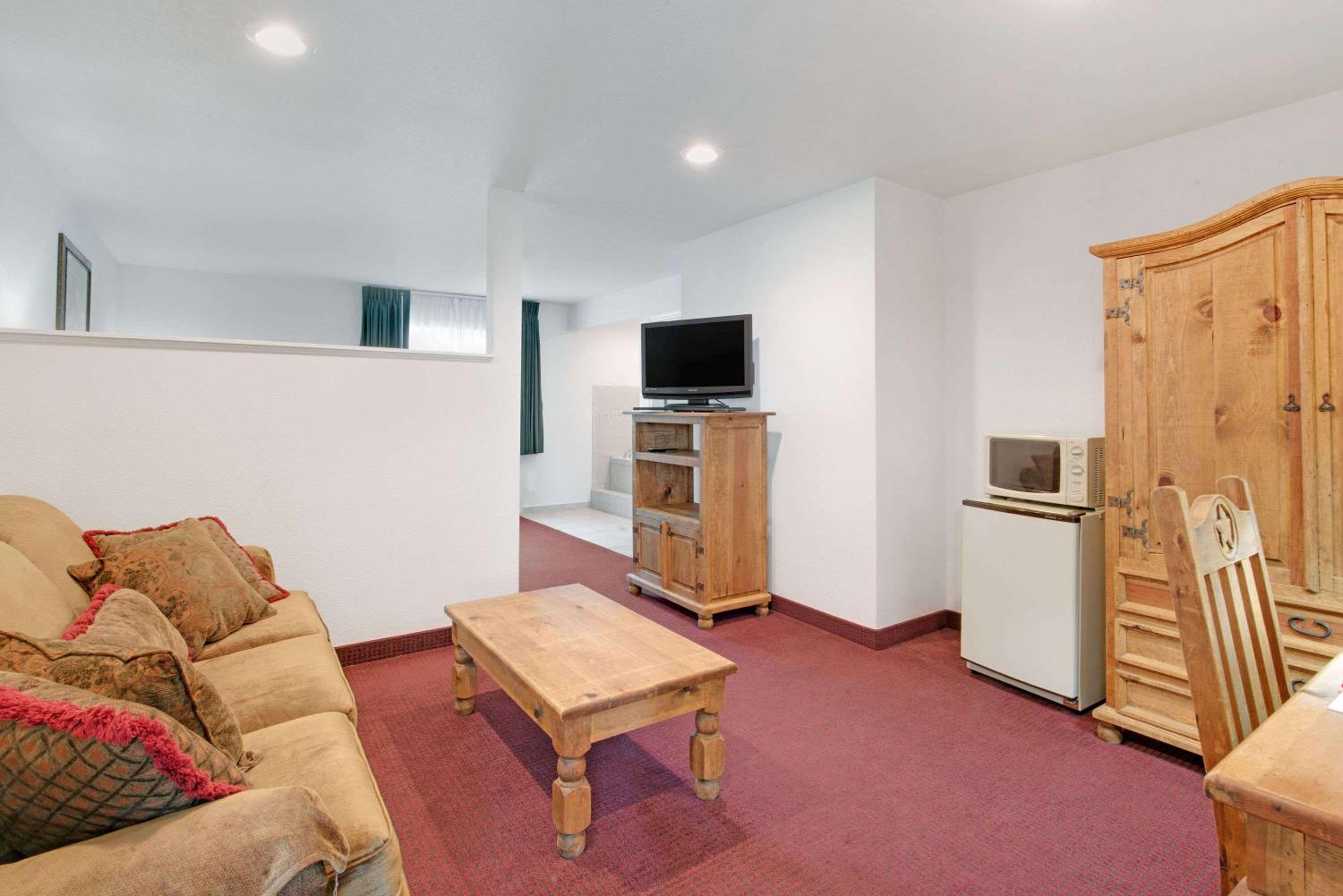 Superior King Suite - Non-Smoking