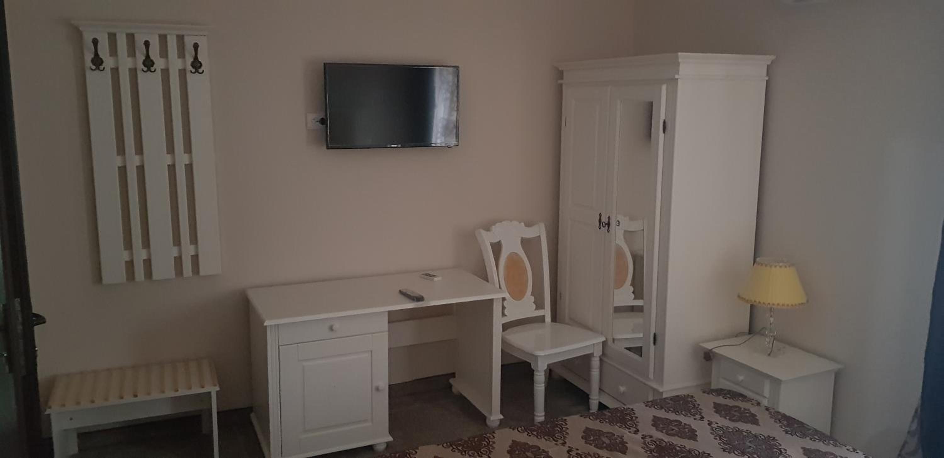 Double Room - Photo 2