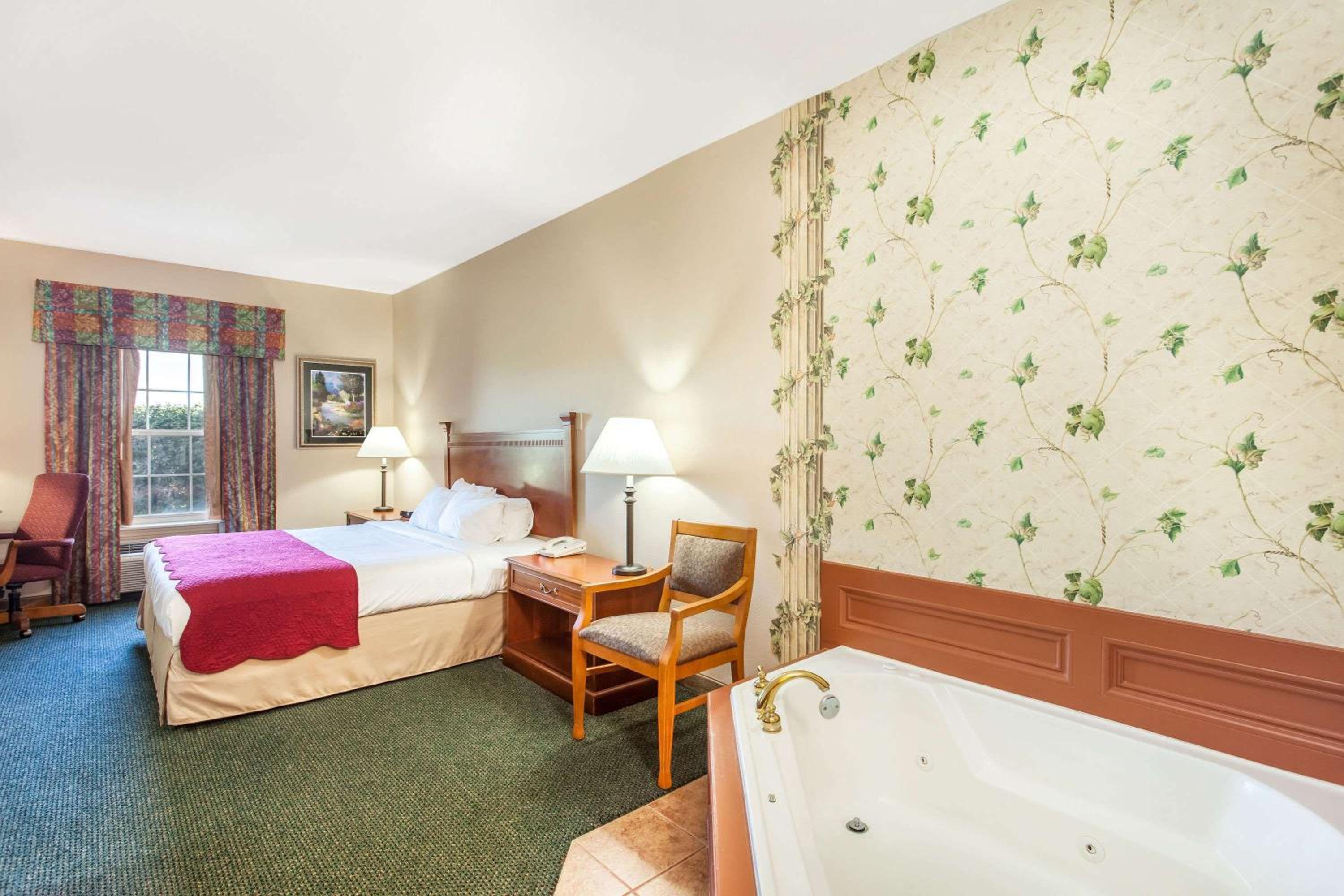 King Business Room - Non-Smoking - Photo 1