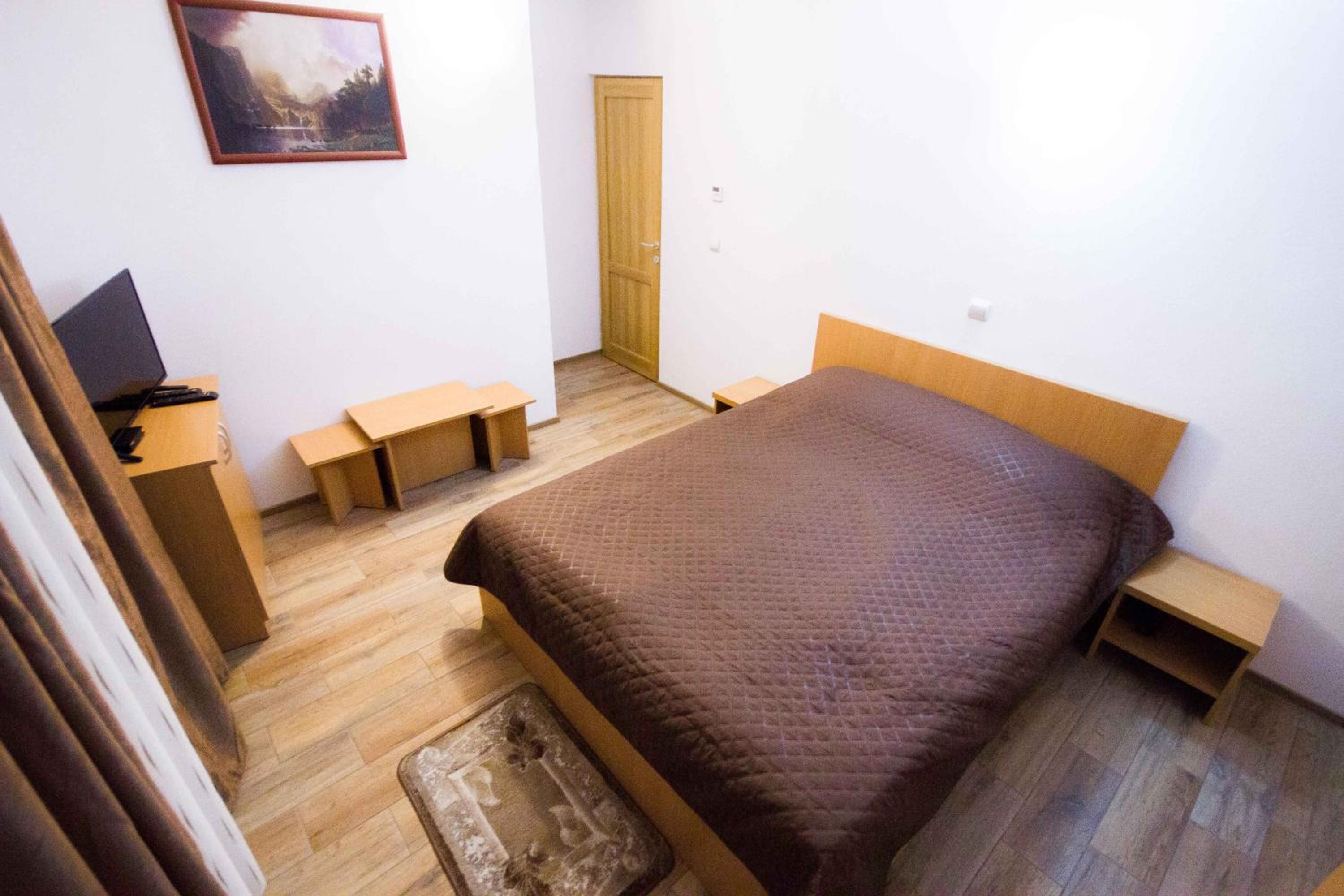 Double Room with Balcony - Photo 7