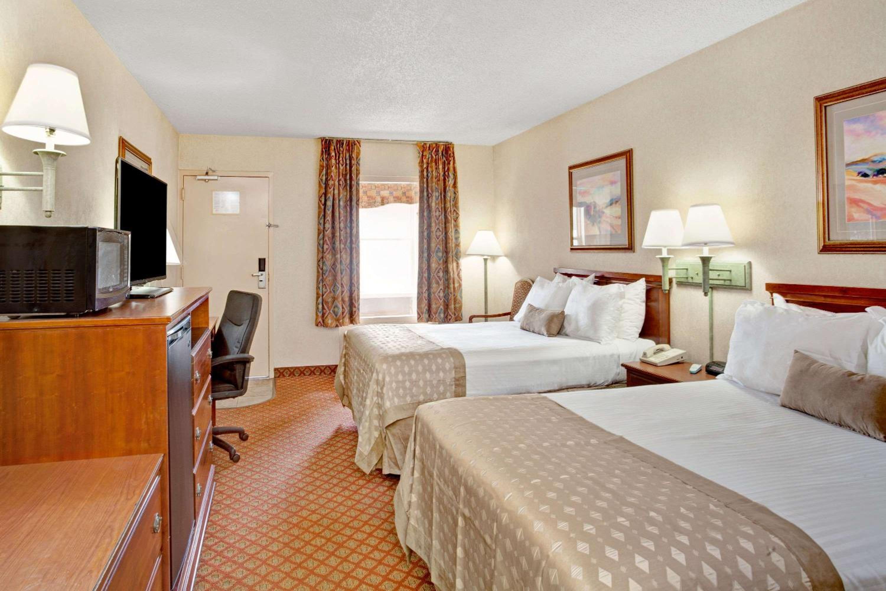 Double Room - Smoking - Photo 3