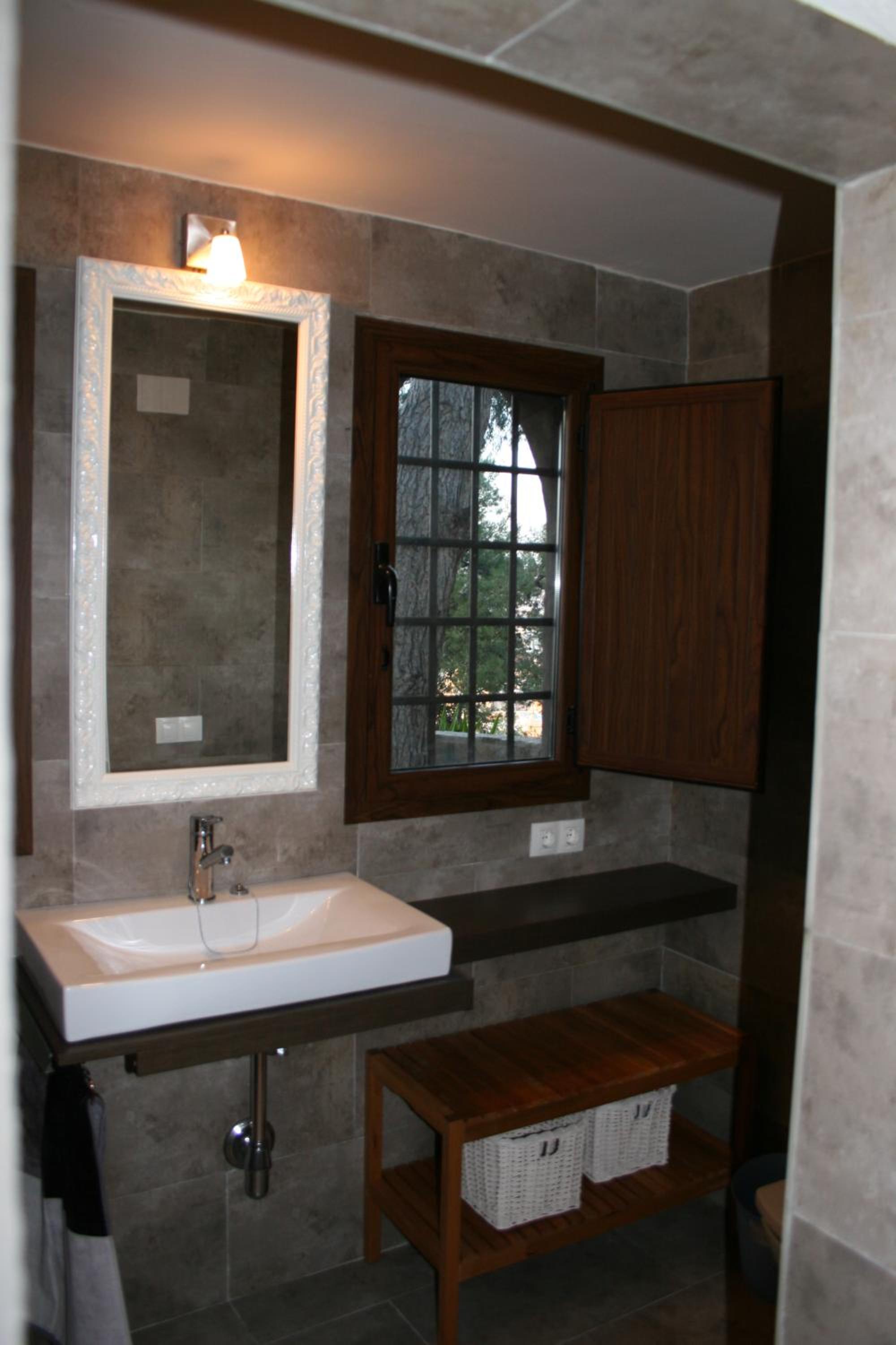 Three-Bedroom House photo 2