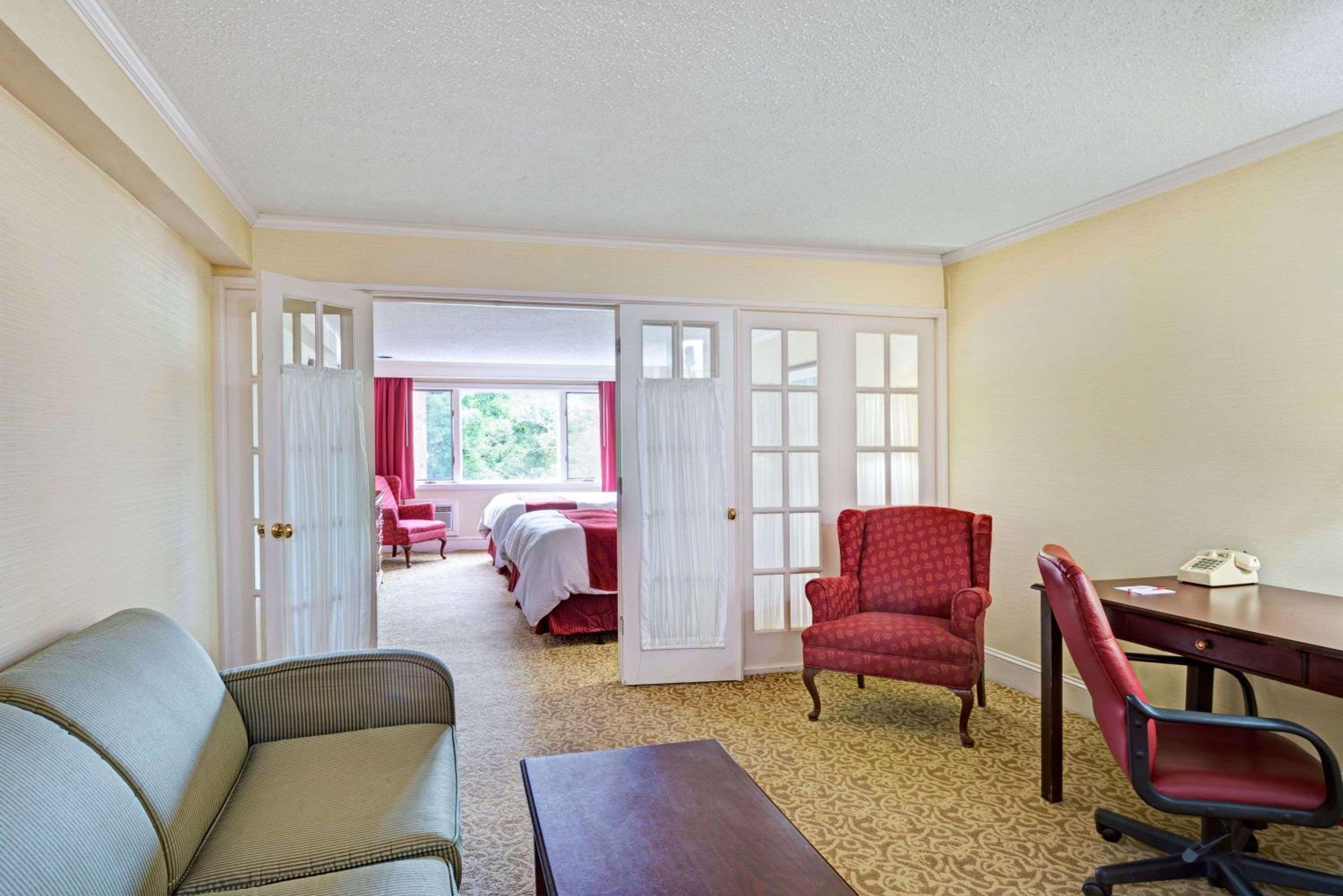One Bedroom Suite with Two Double Beds - Non-Smoking - Photo 3