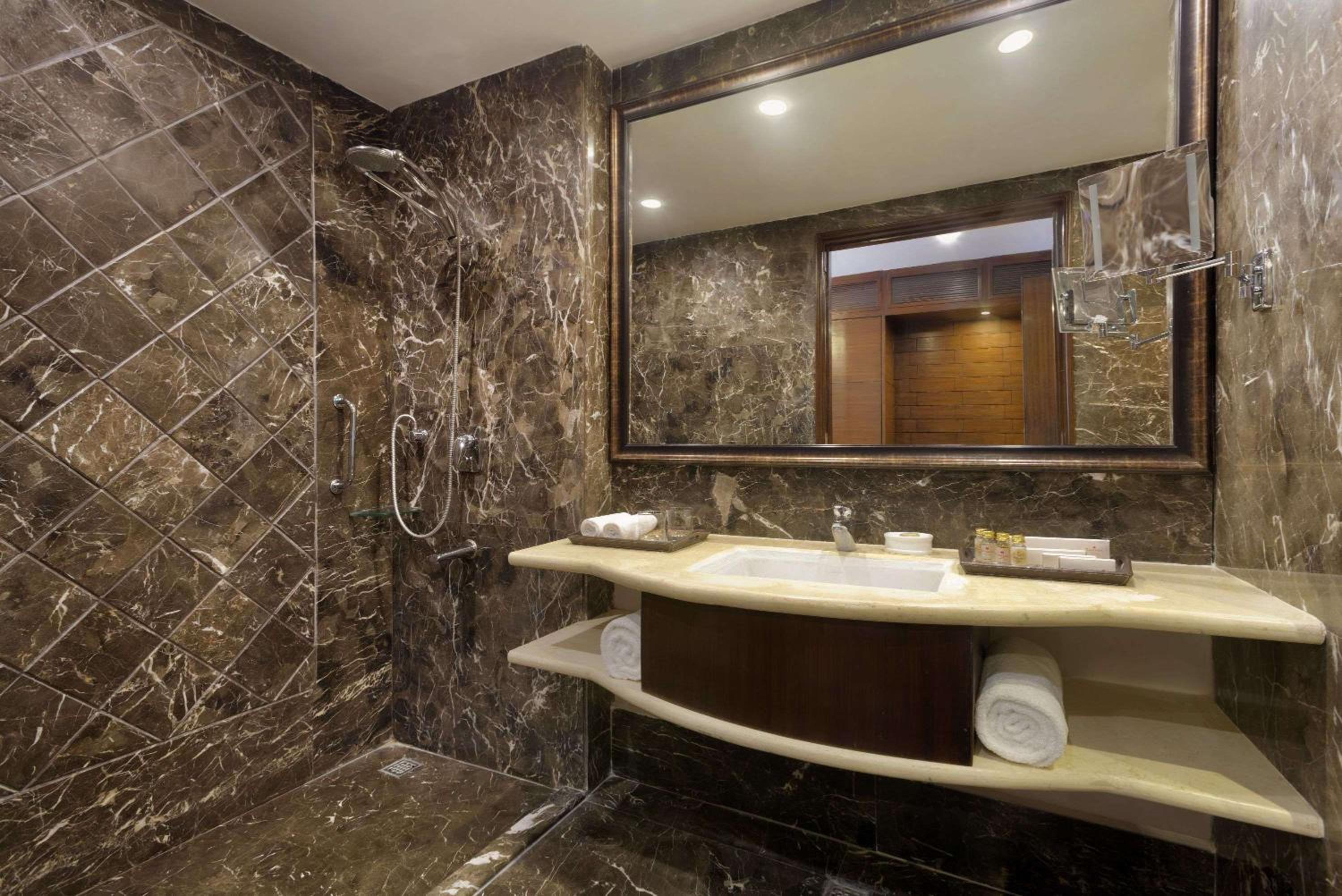 Executive Twin Room (Non Smoking) - Book & Unlock Exclusive Discounts photo 3