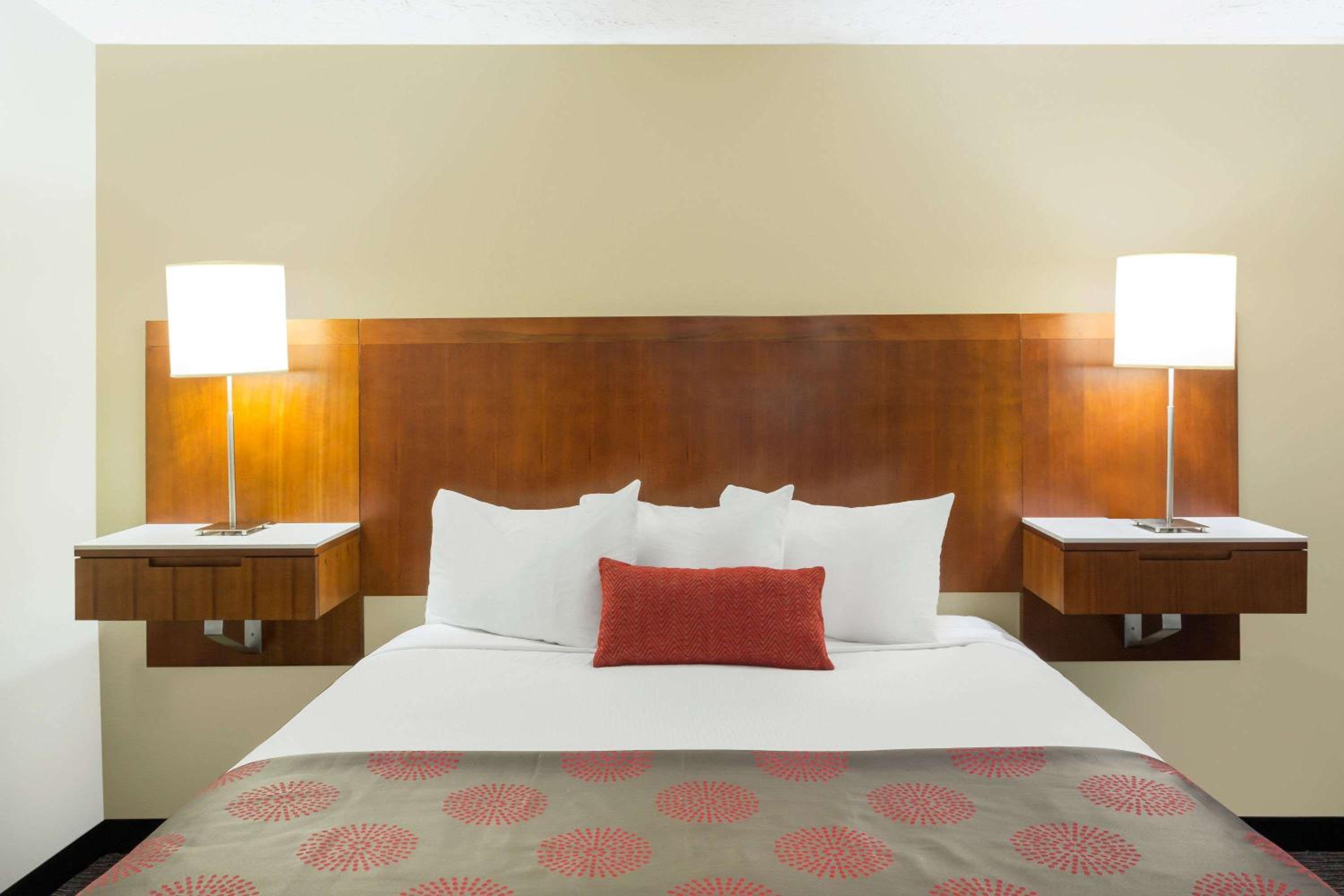 King Room - Disability Access/Non-Smoking - Photo 4