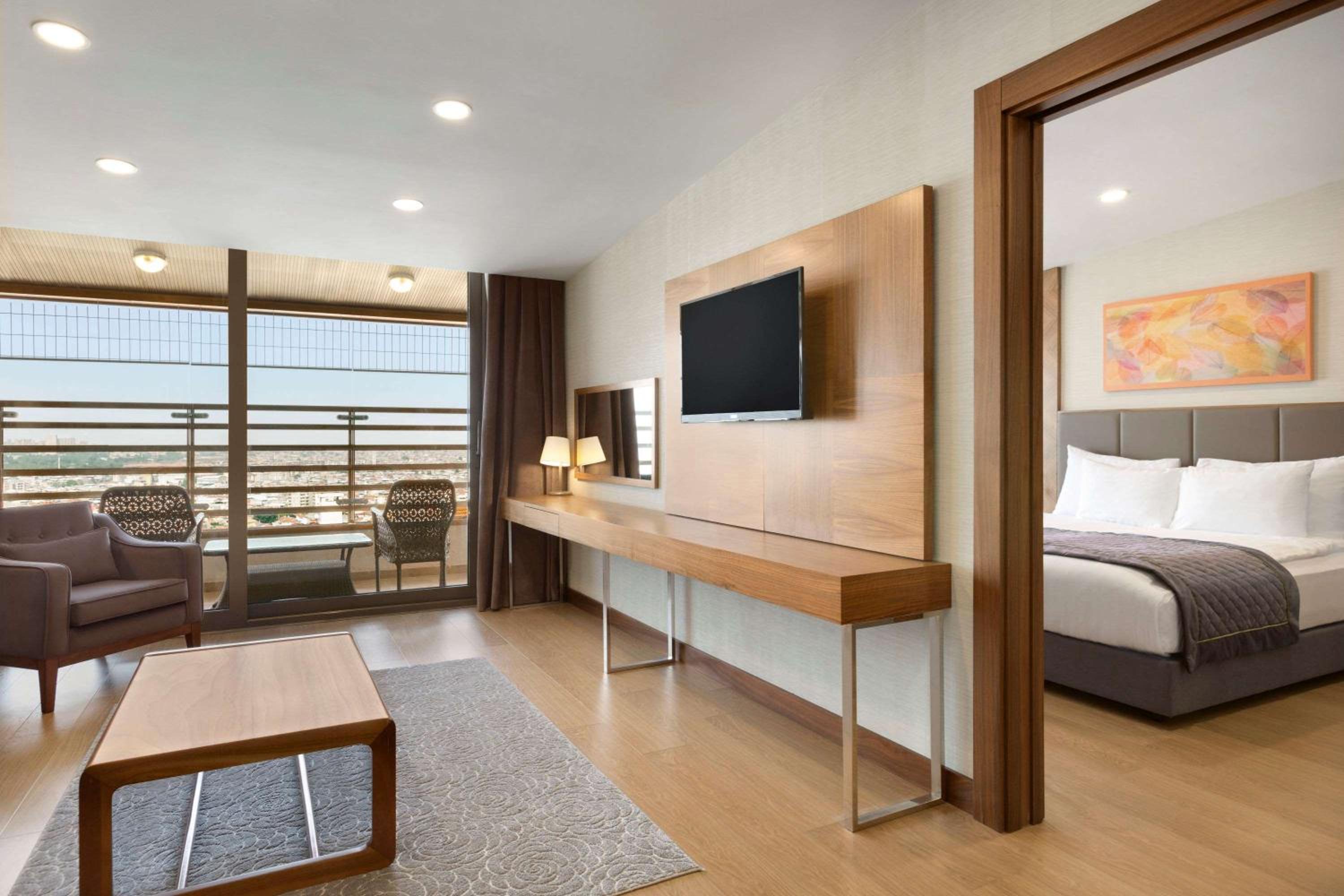1 Double Bed Suite