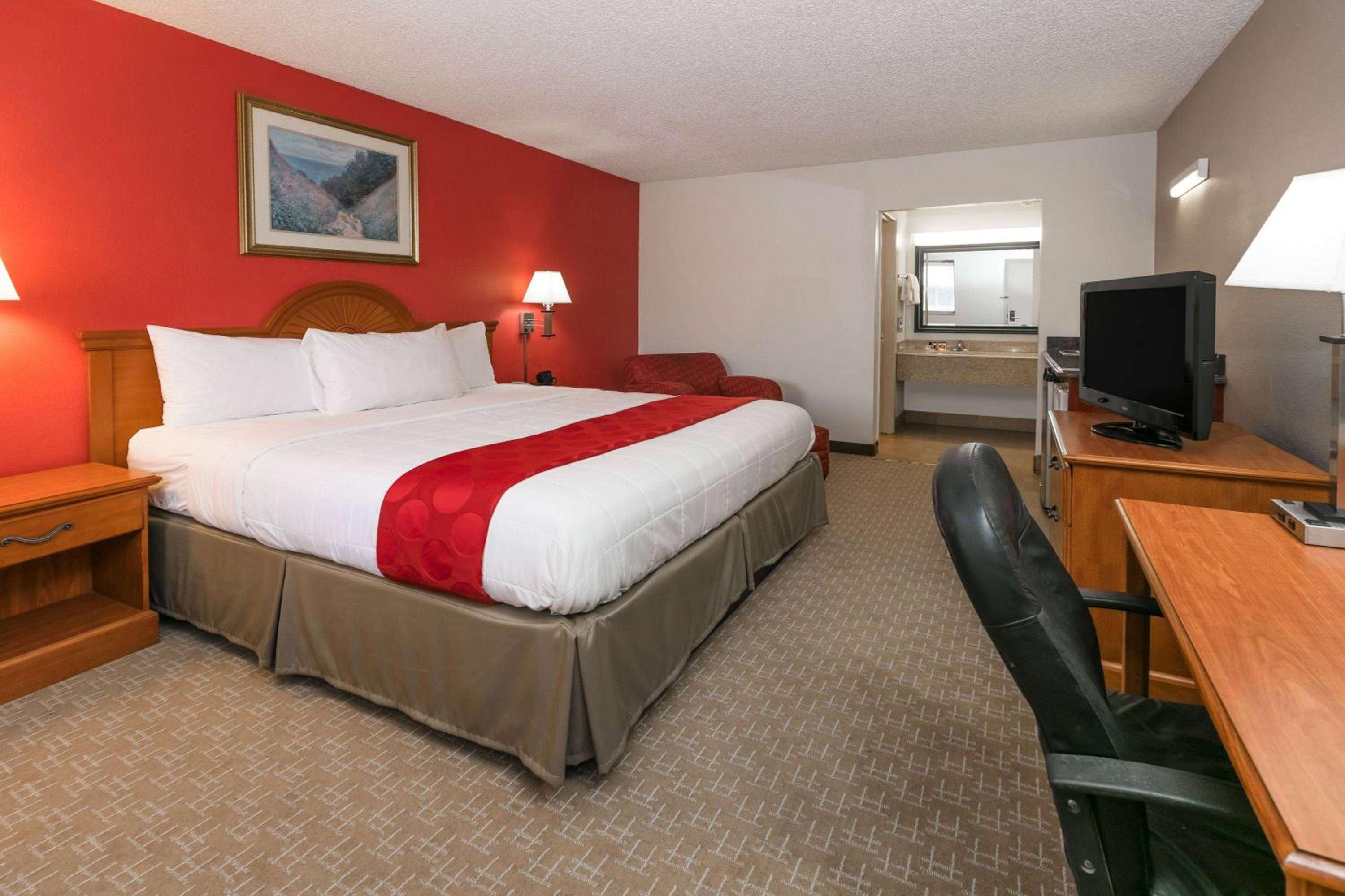 King Room - Non-Smoking - Photo 2