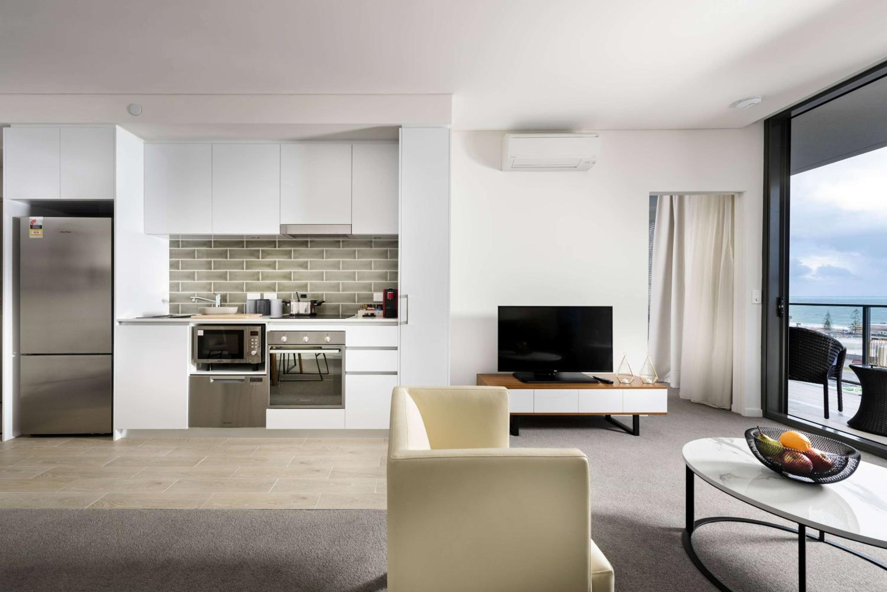 One-Bedroom Apartment thumbnail 5