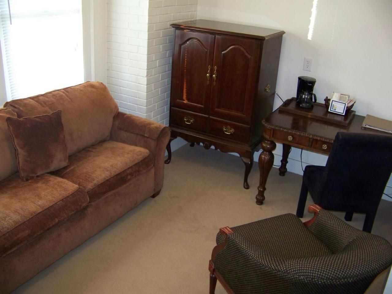 Queen Suite photo 2