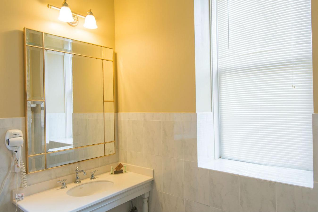 King Suite photo 2