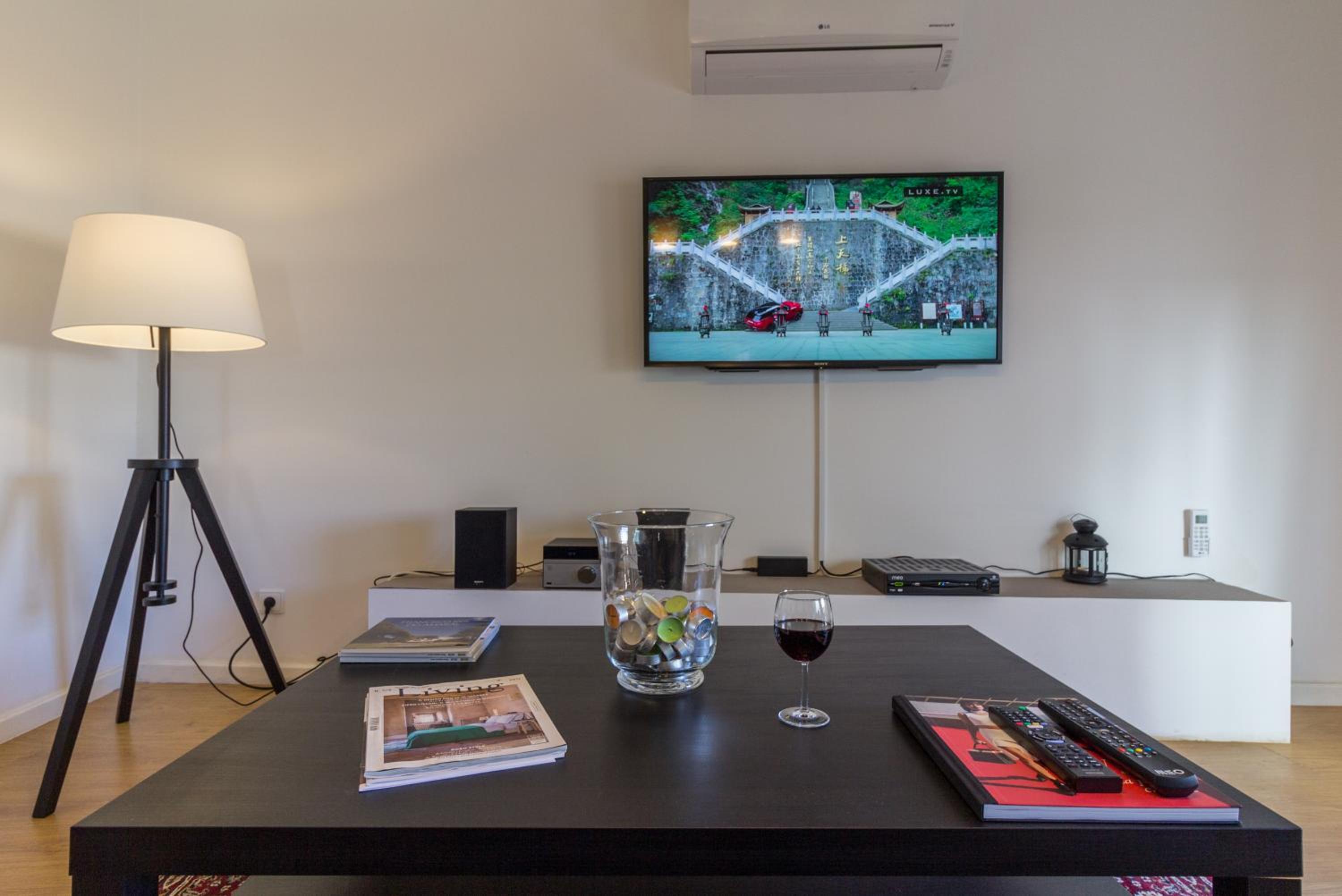 Apartment photo 2