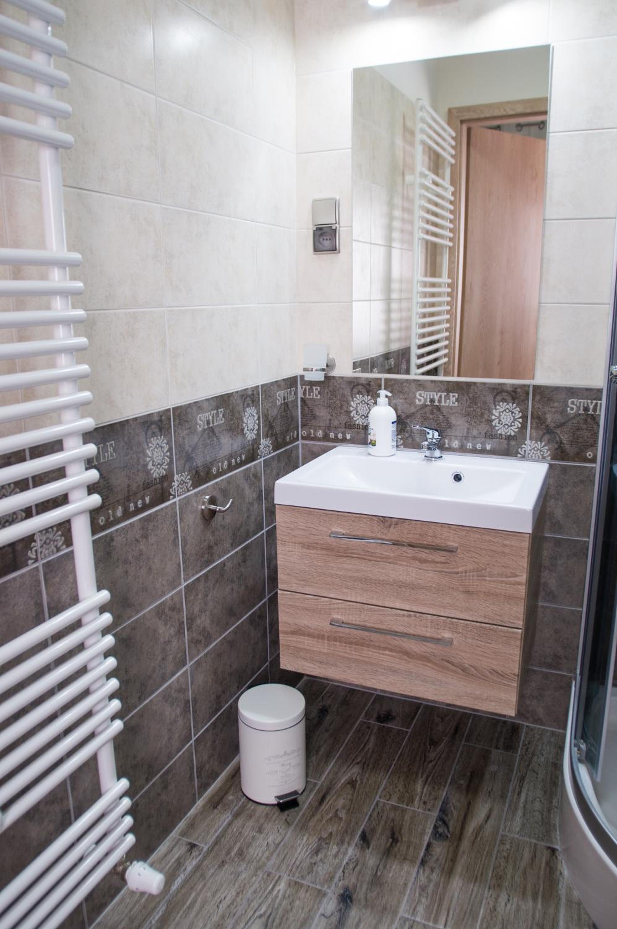 Triple Room with Bathroom - Photo 6
