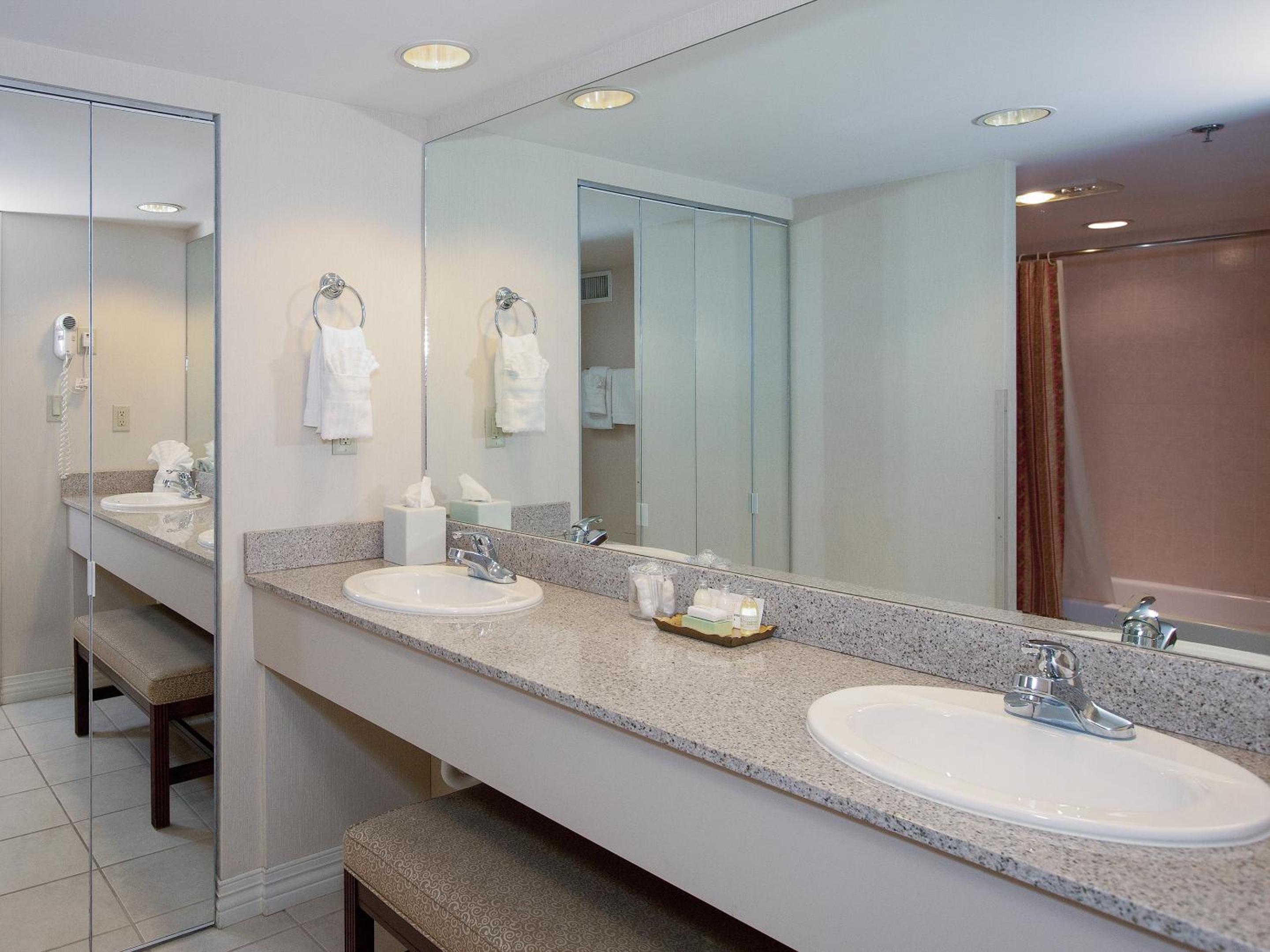 Premier King with Mountain and Water Park View - Inn - Photo 2