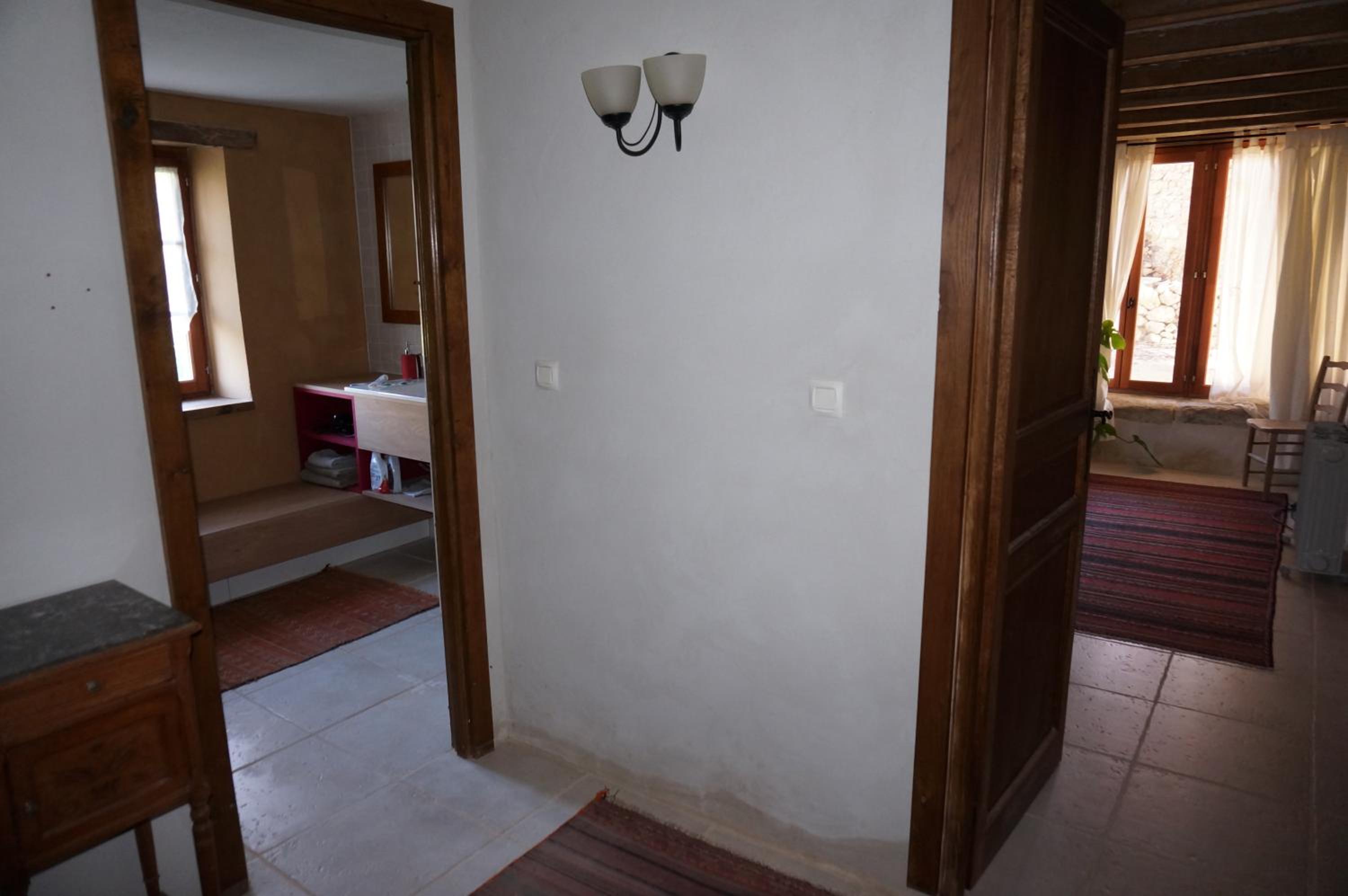 Double Room with Private Bathroom - Photo 3
