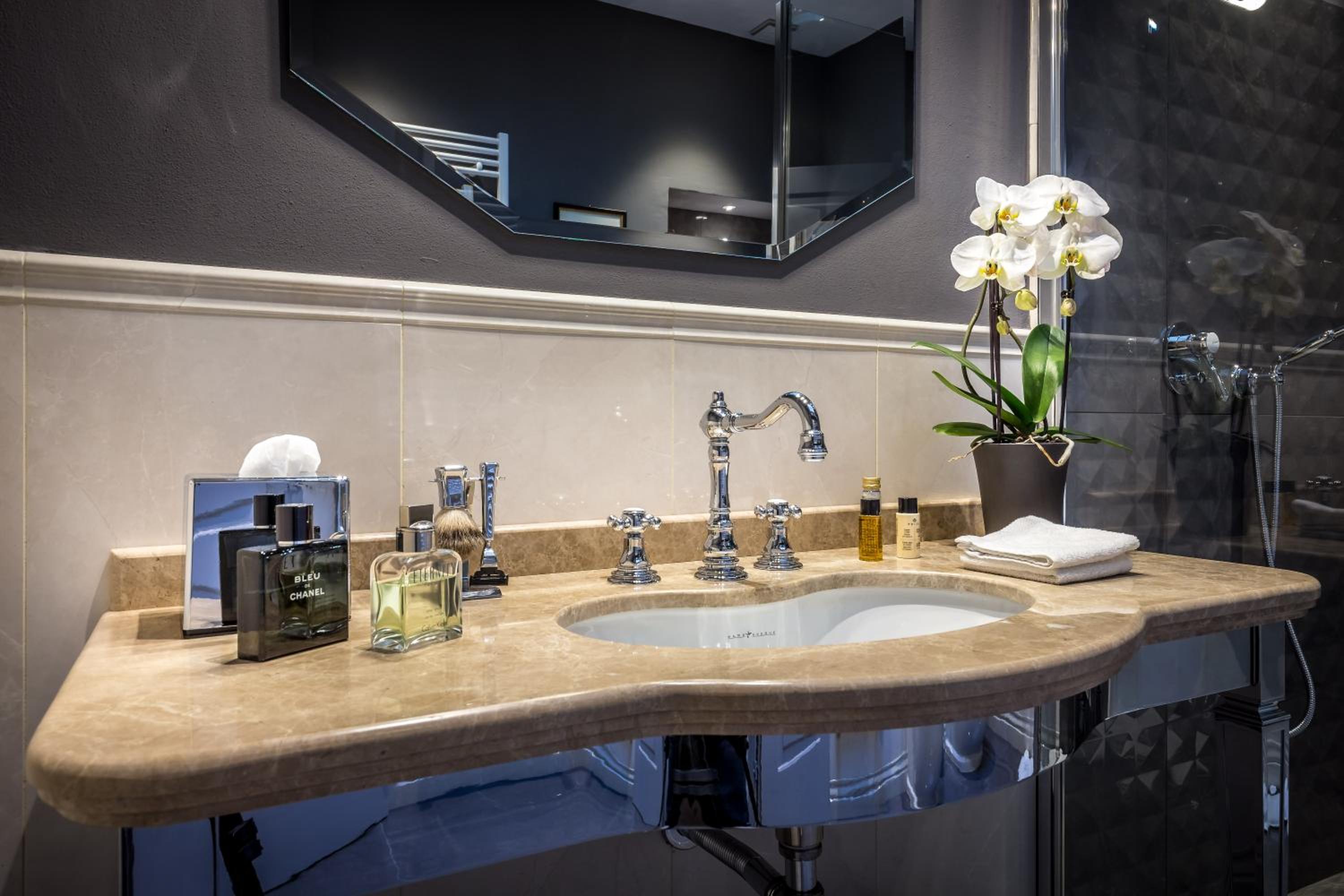 King Suite photo 3