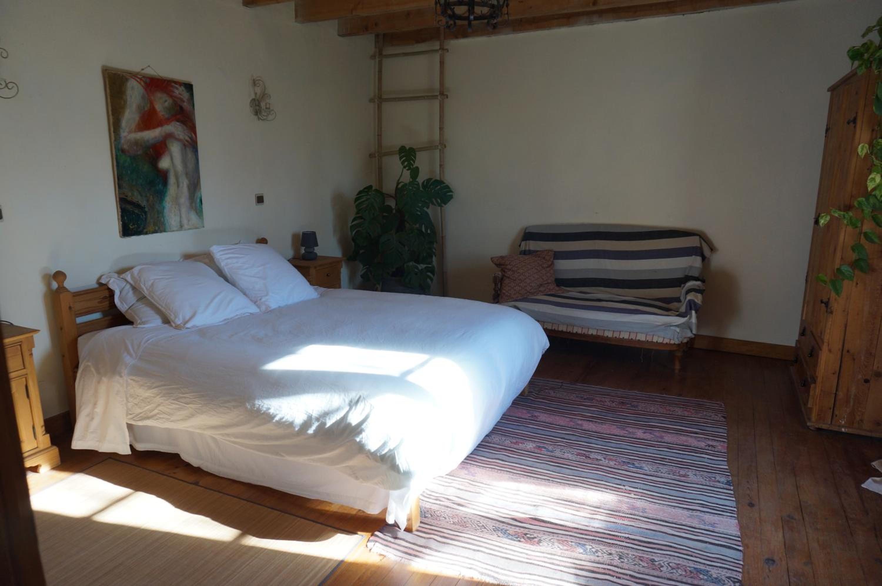 Double Room with Private External Bathroom - Photo 4