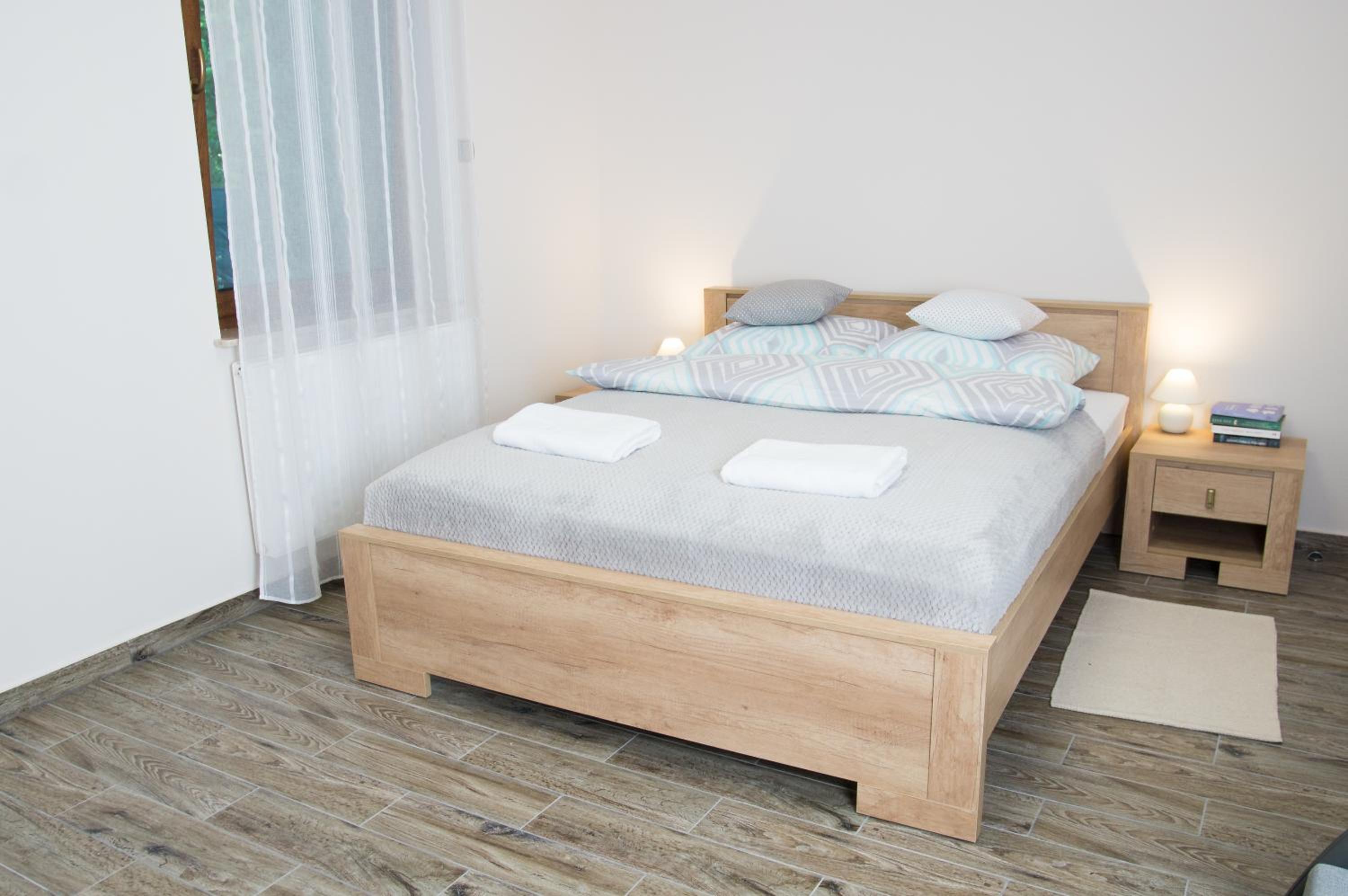 Triple Room with Bathroom - Photo 1
