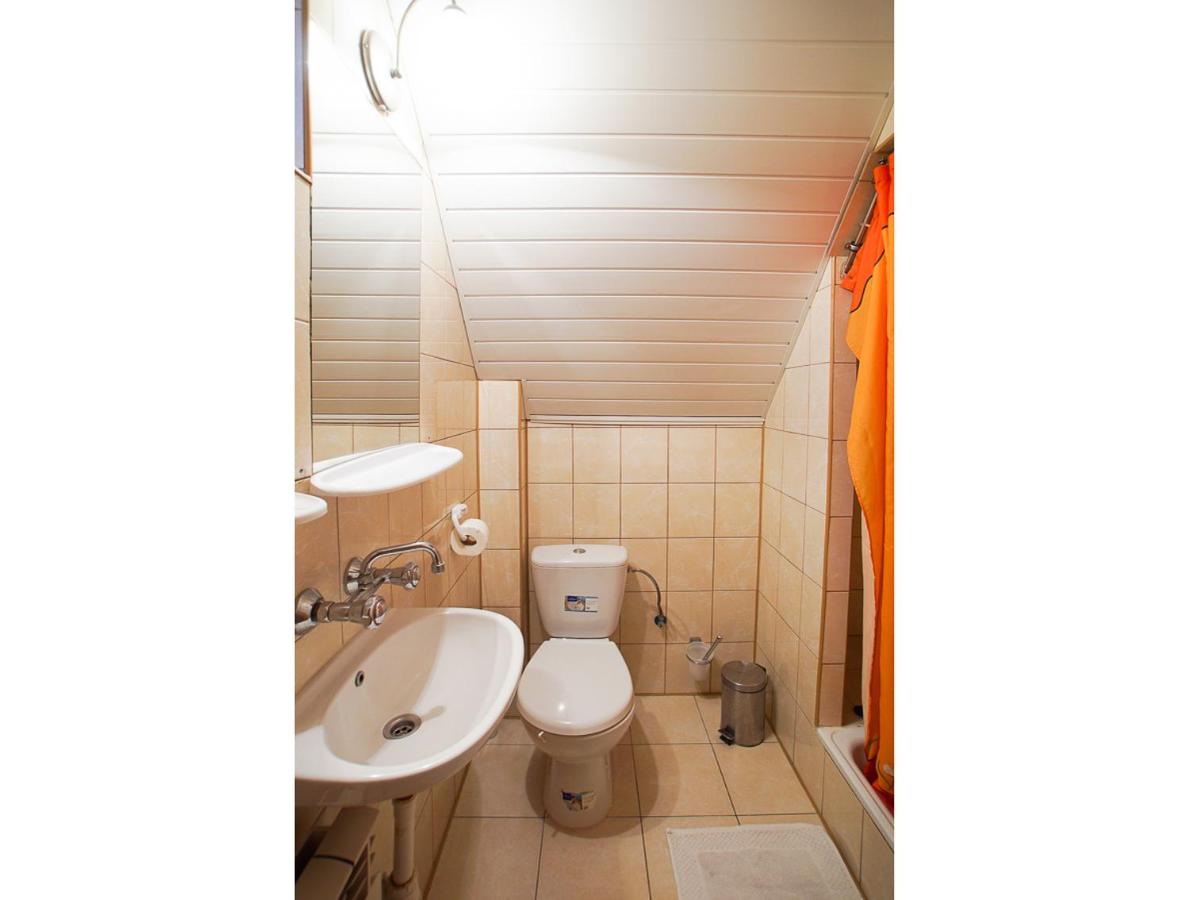 Quadruple Room with Private Bathroom - Photo 1