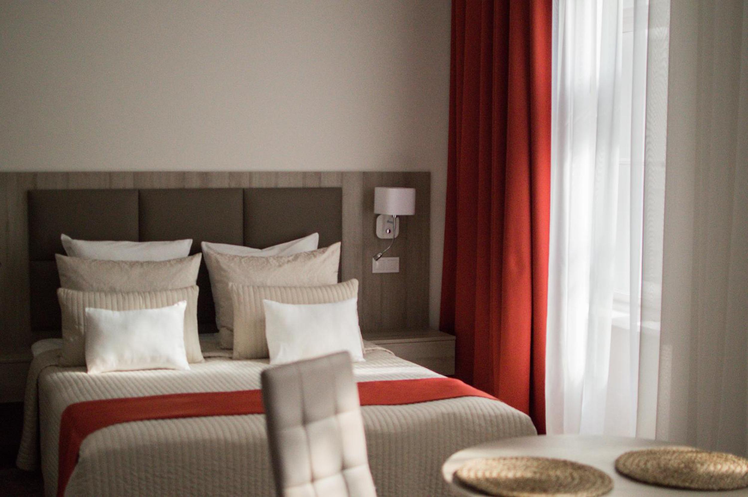 Deluxe Studio Apartment - Photo 2