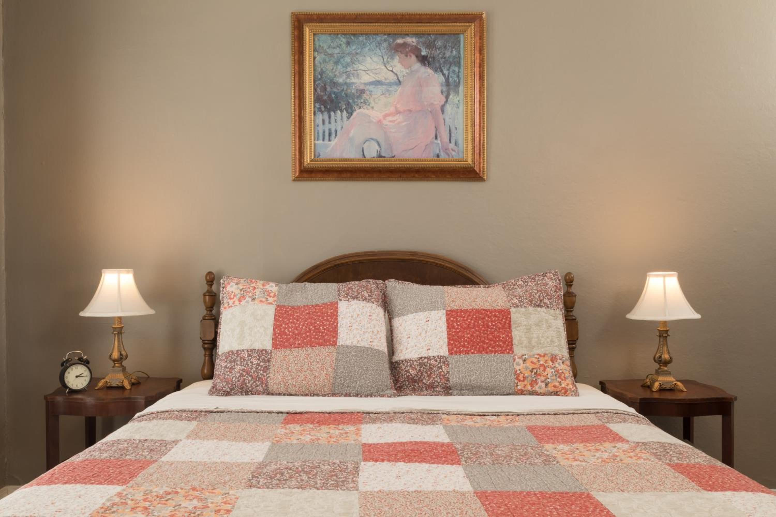 Queen Room with Spa Bath photo 3