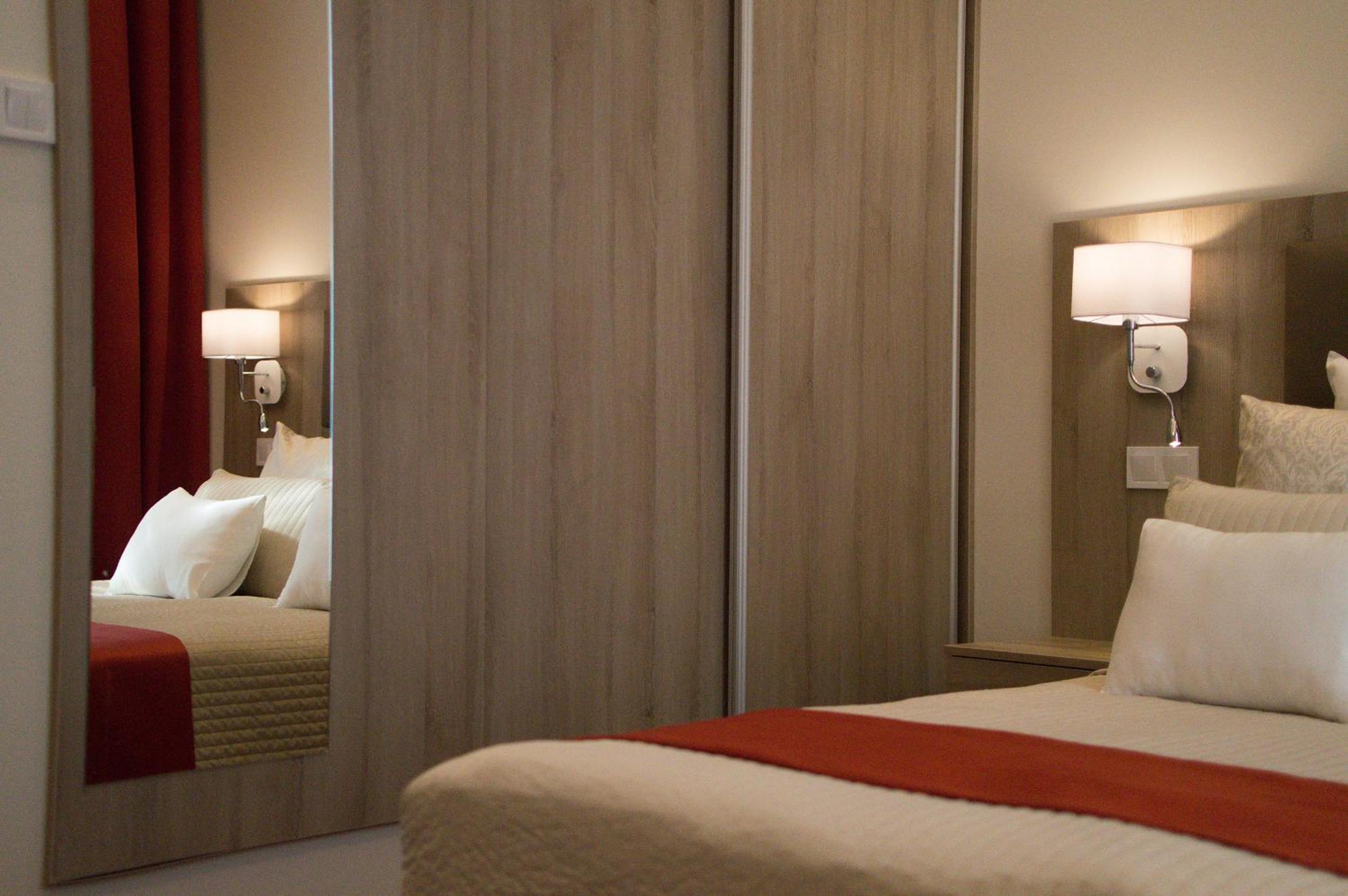 Deluxe Studio Apartment - Photo 8