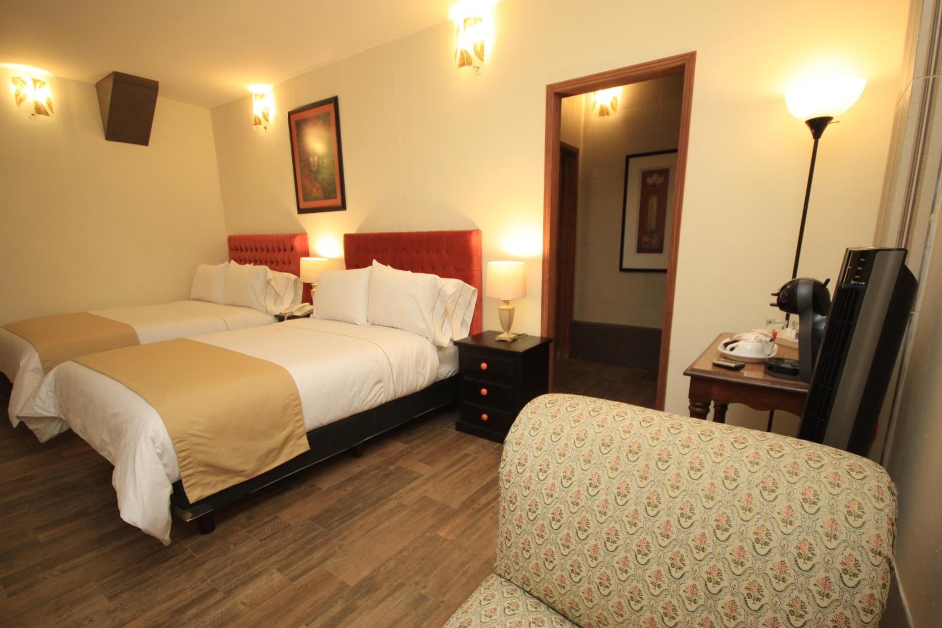 Suite with Two Double Beds photo 2