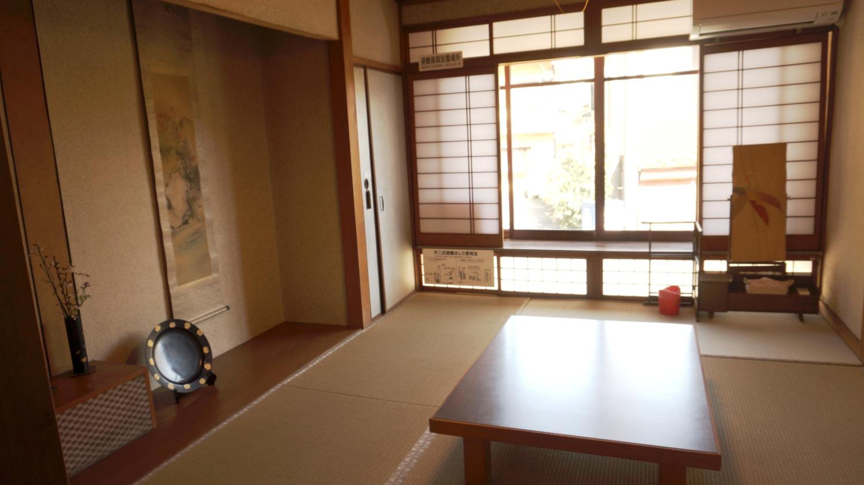 Japanese-Style Triple Room with Shared Bathroom photo 3