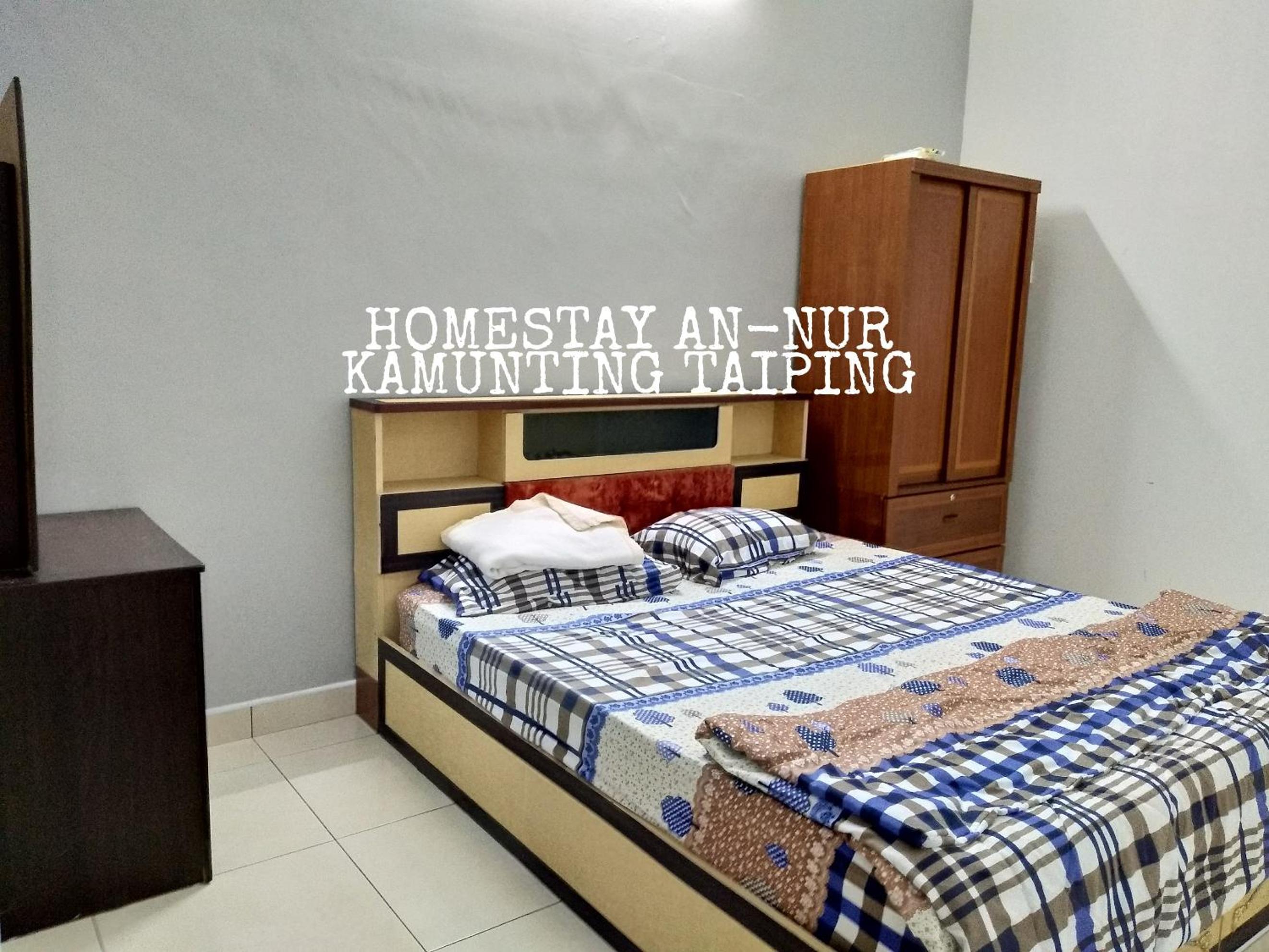 Three-Bedroom House photo 2