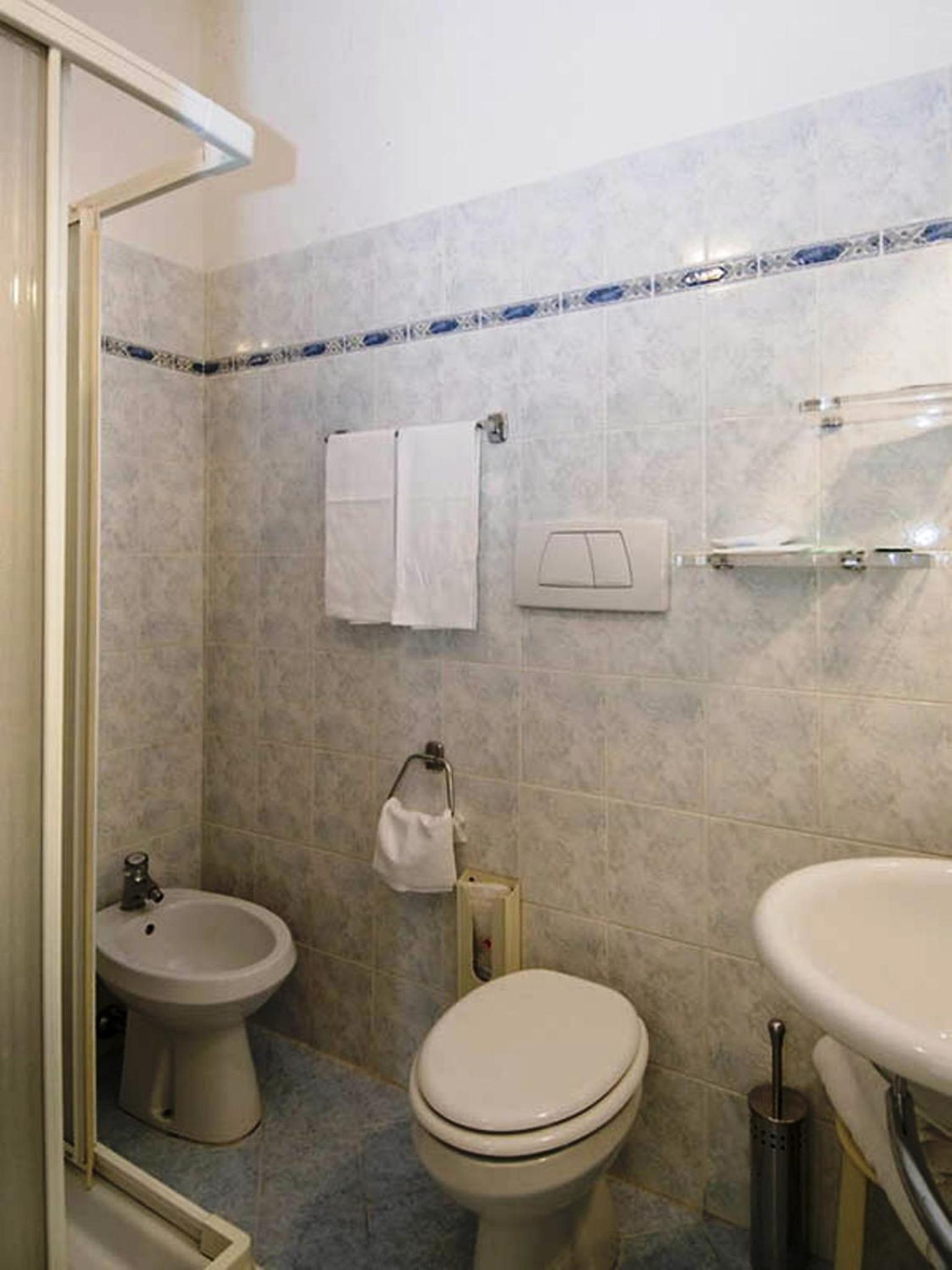Double or Twin Room photo 3