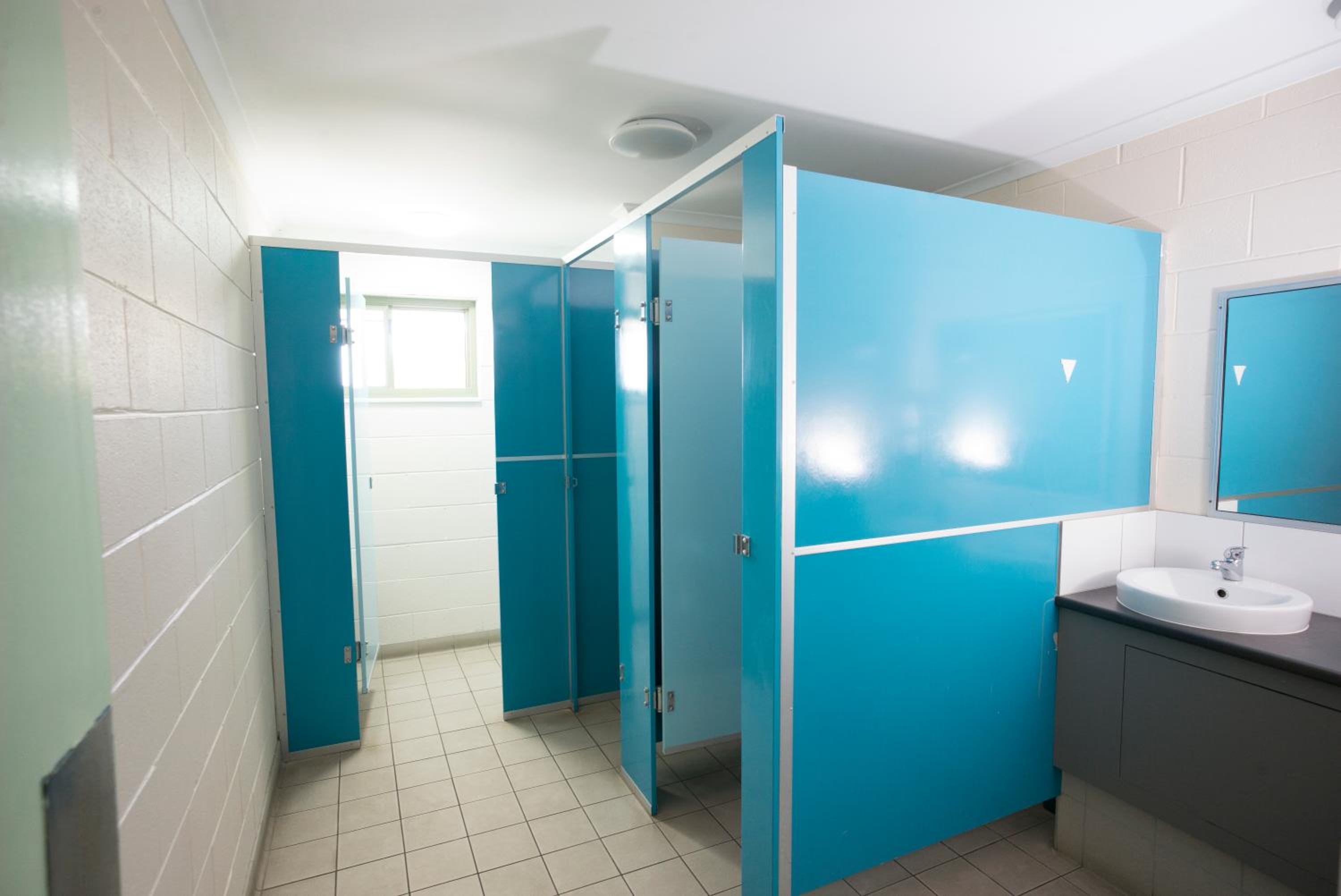Family Room with Shared Bathroom photo 3