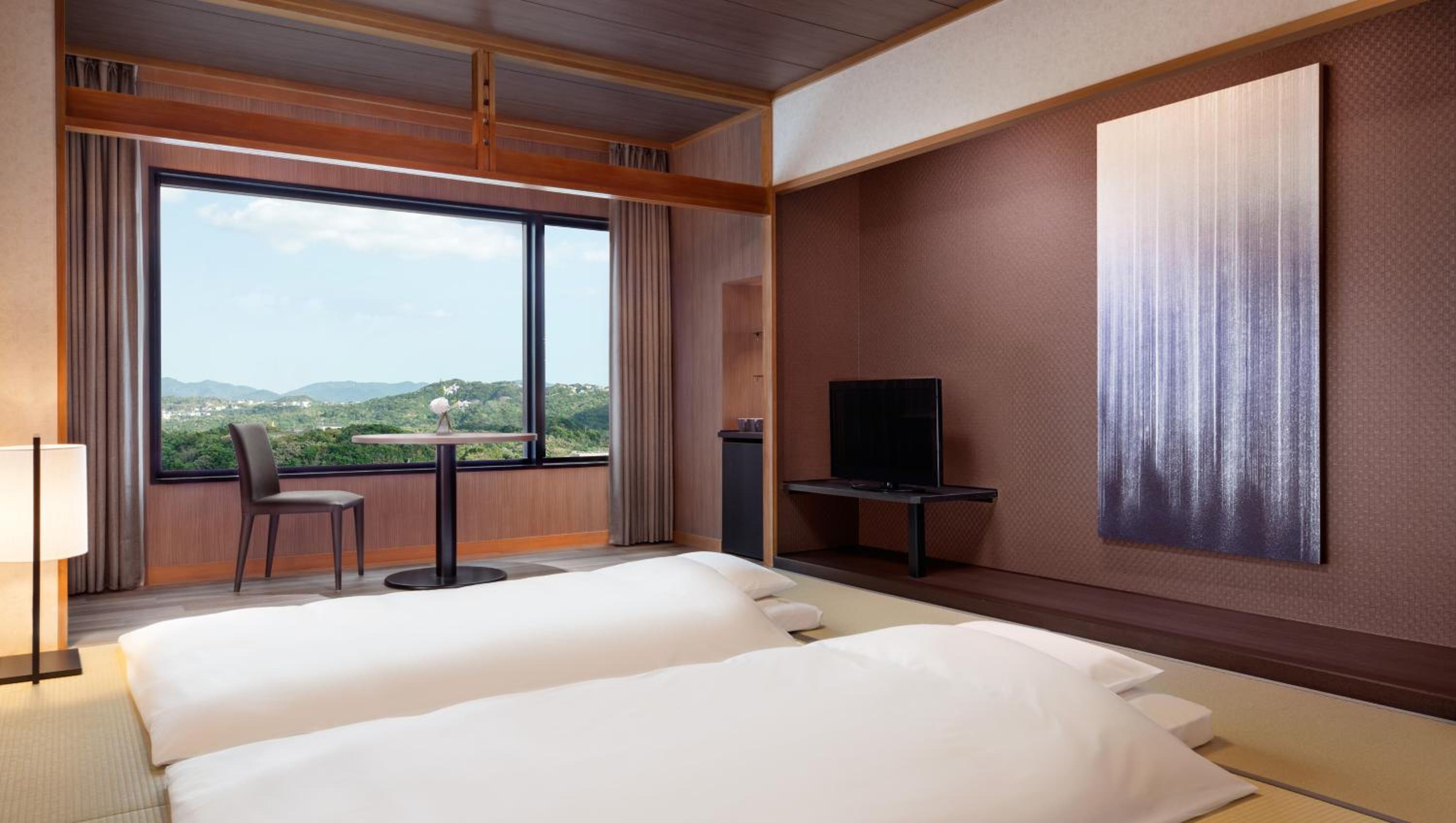 Japanese-Style Room with Garden View - Photo 6