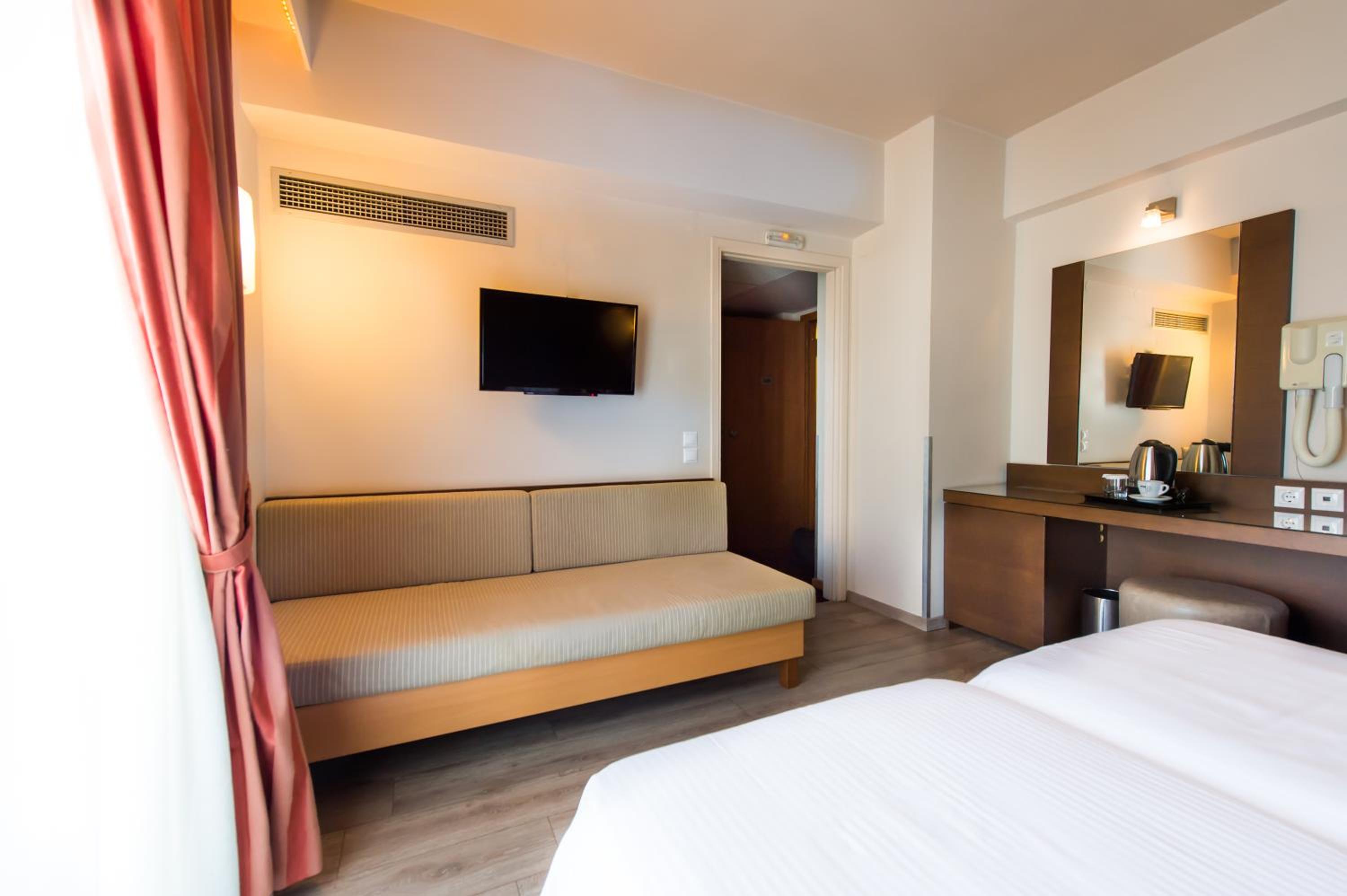Triple Room - Photo 6