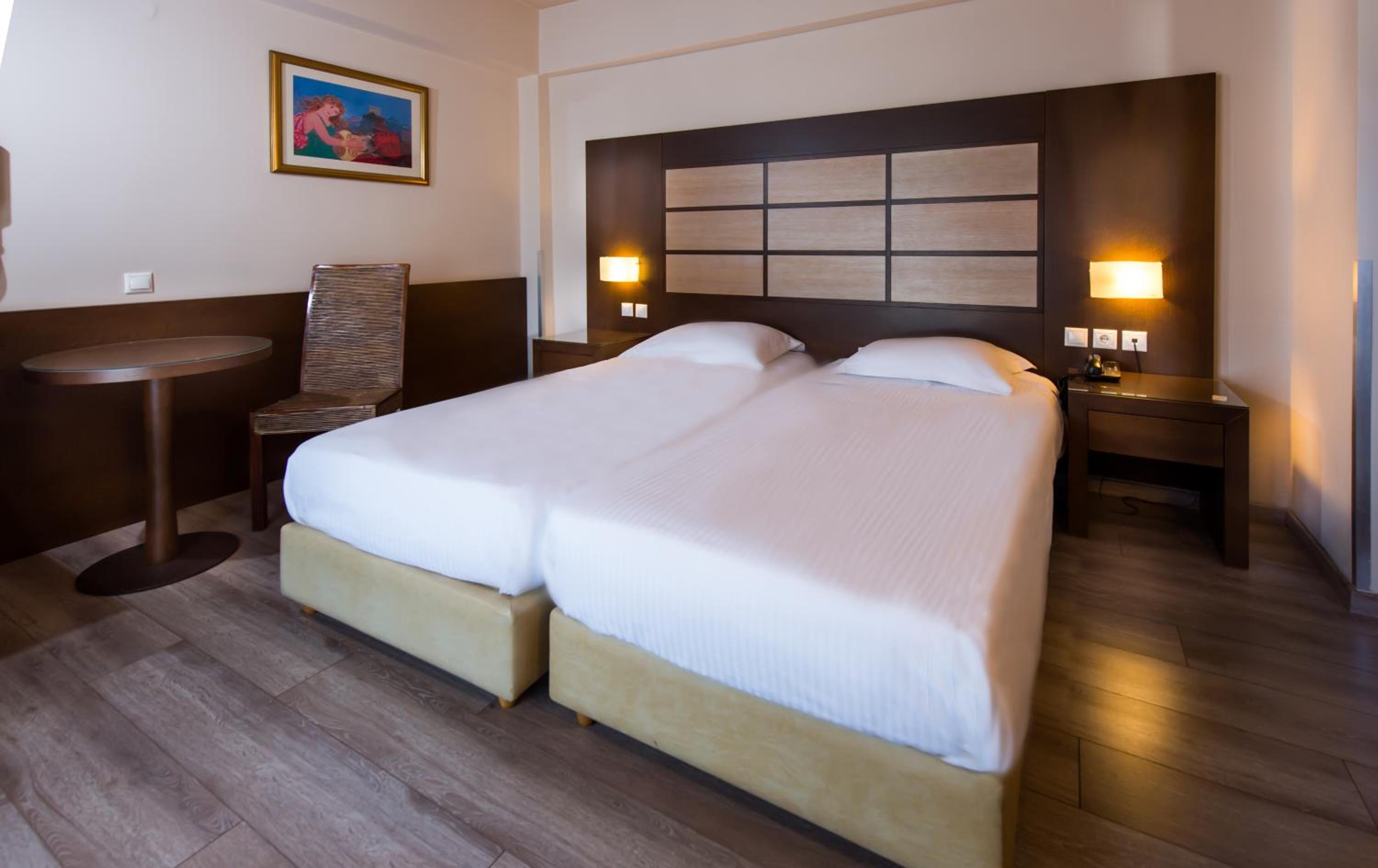 Double or Twin Room - Photo 4