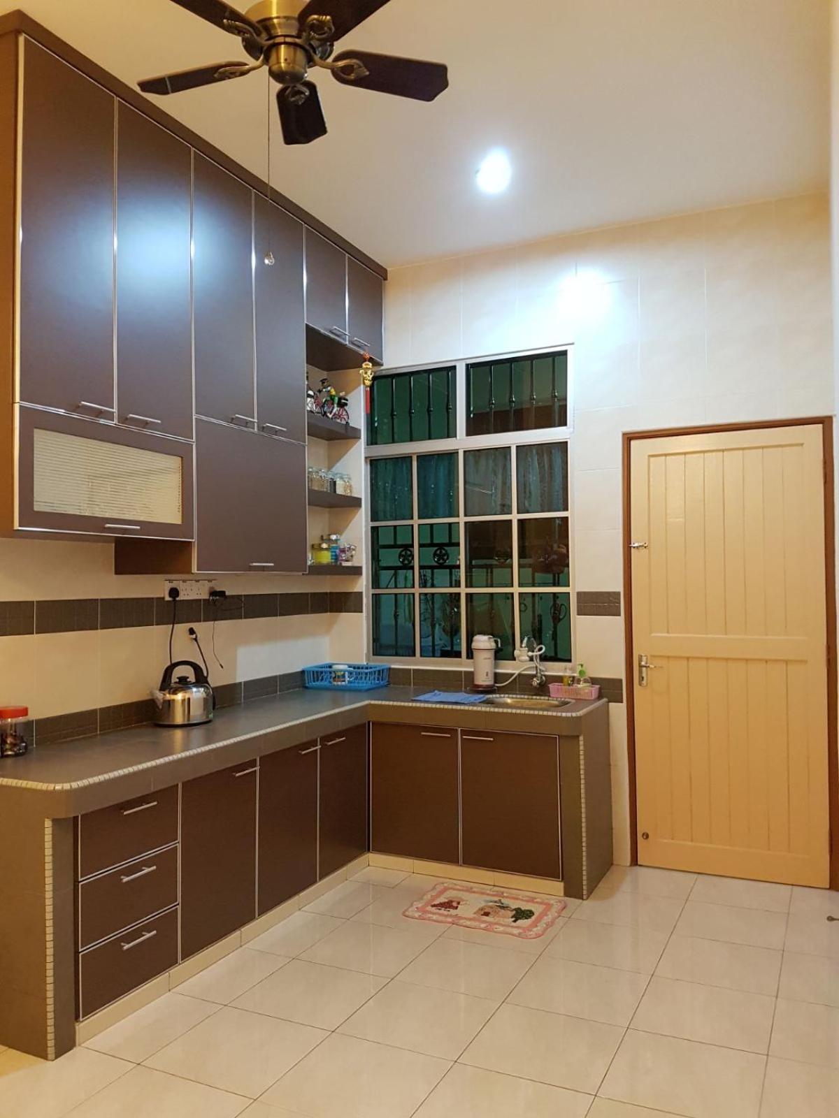 Four-Bedroom House photo 3