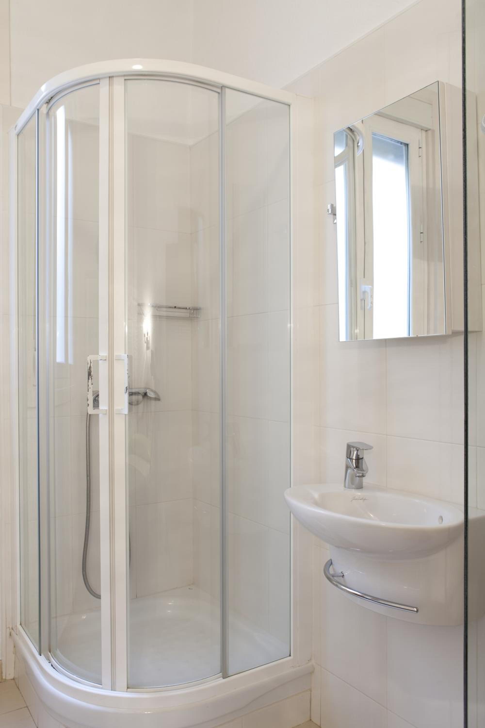Single Room with Shared Toilet photo 2