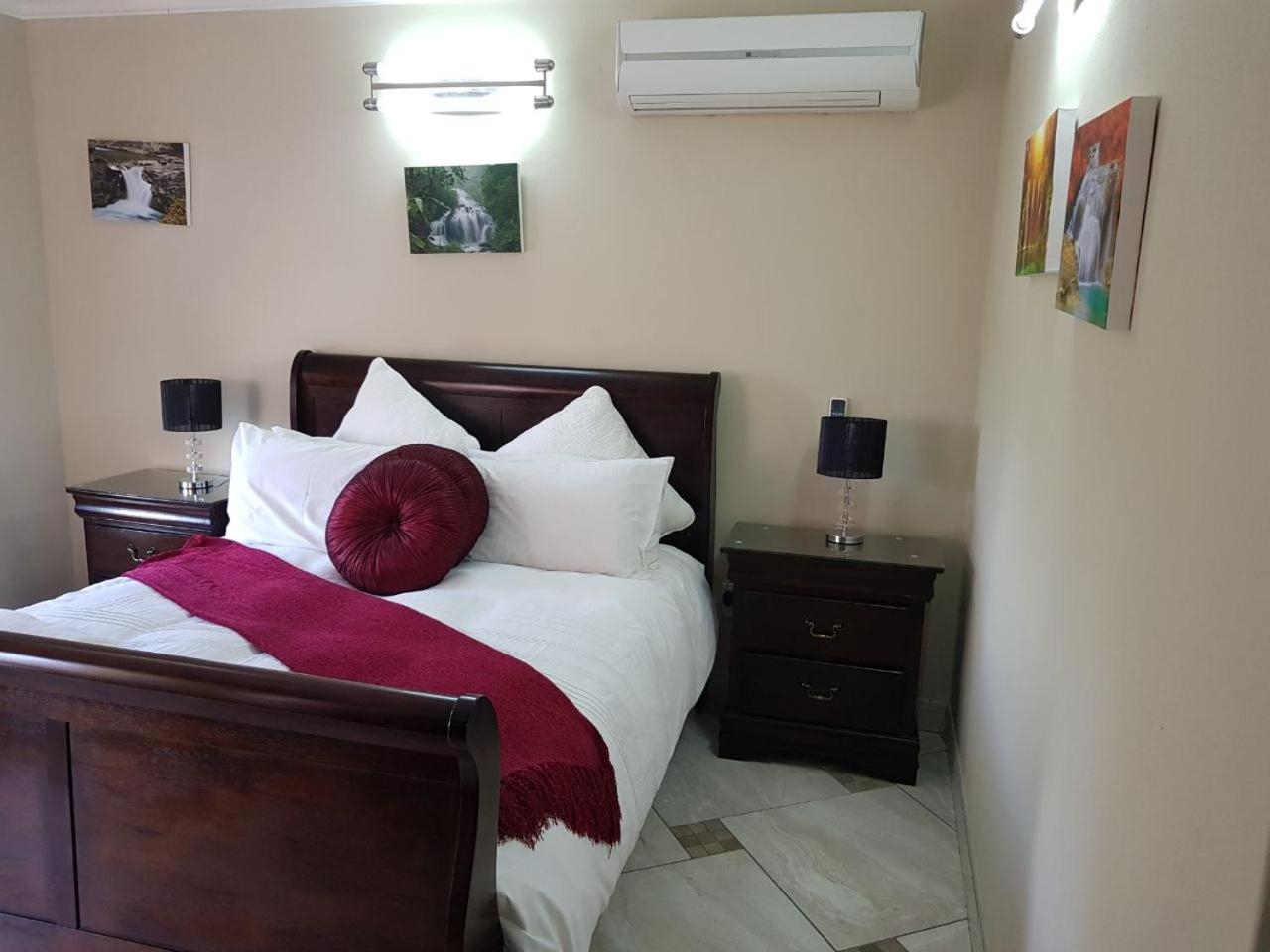 Double Room with Garden View - Photo 2