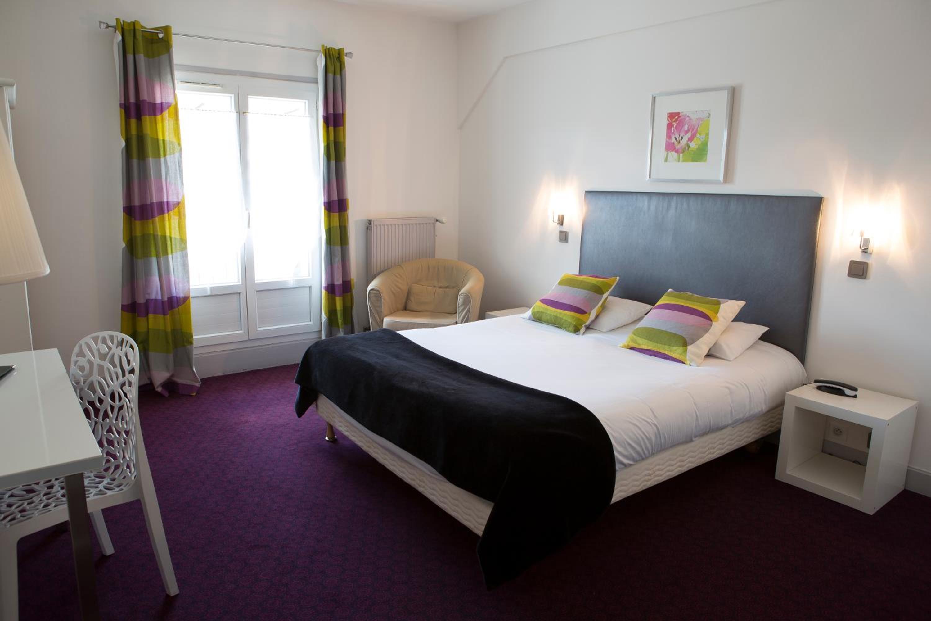 Double Room - Photo 7