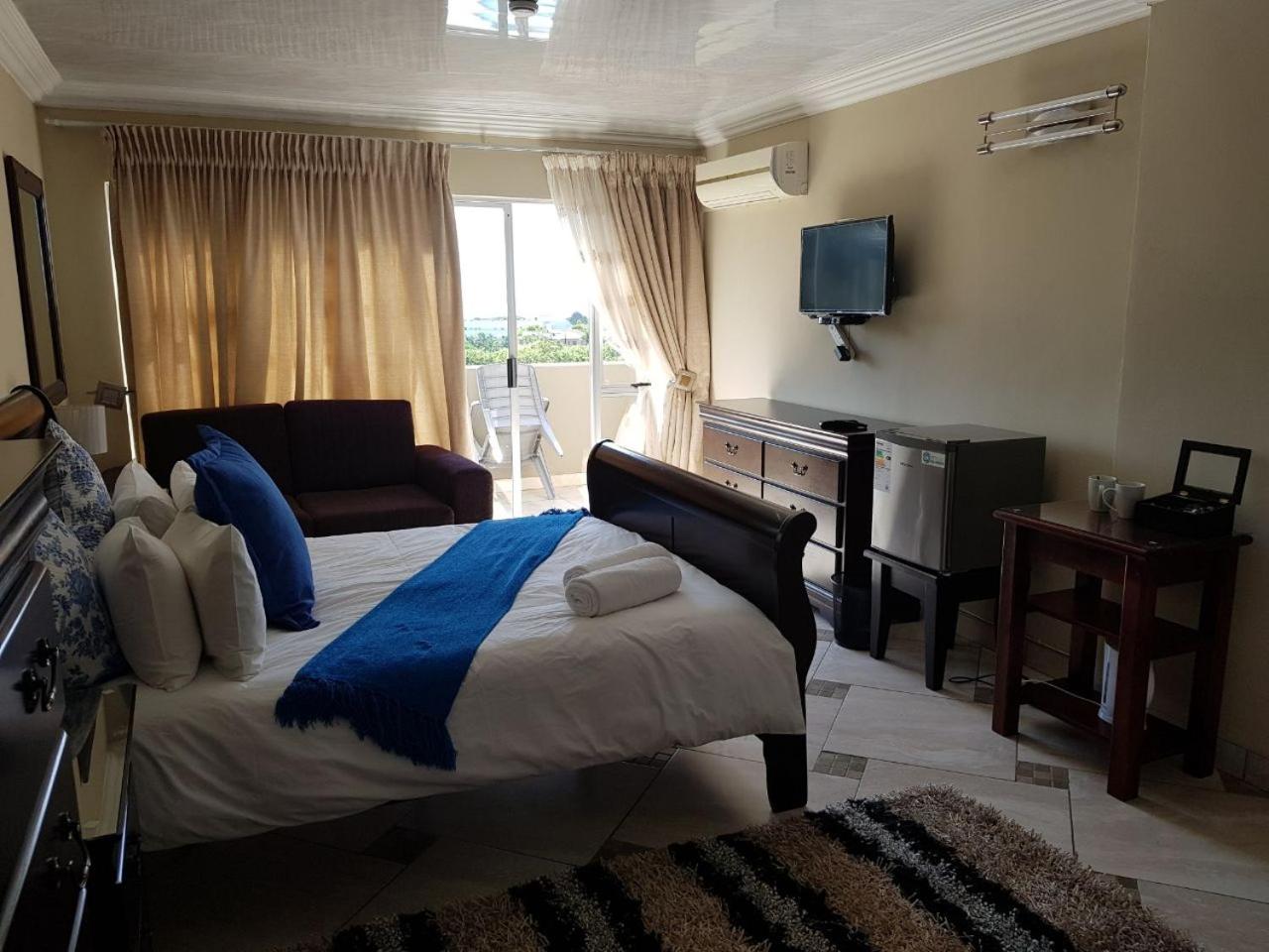 Double Room with Ocean View - Photo 3
