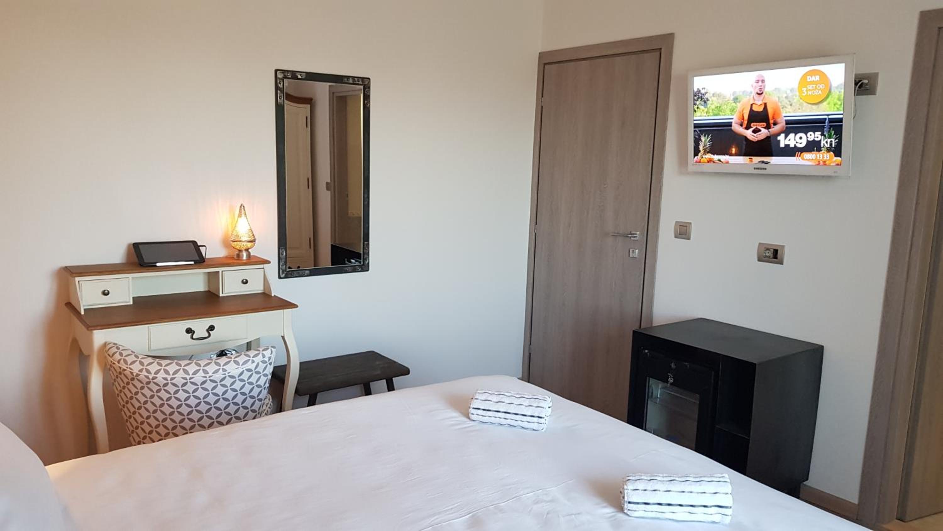 Double Room with Balcony - Photo 38